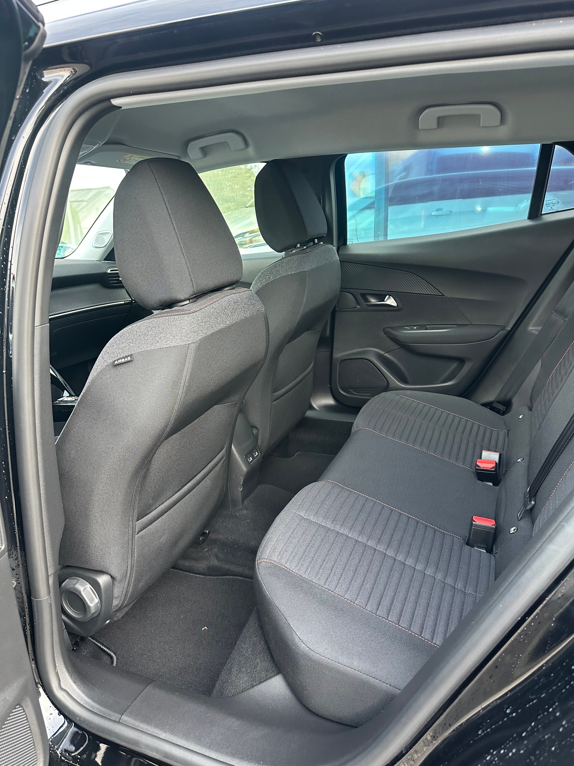 PEUGEOT 2008 1.2 PureTech 130 Active Pack-image-11