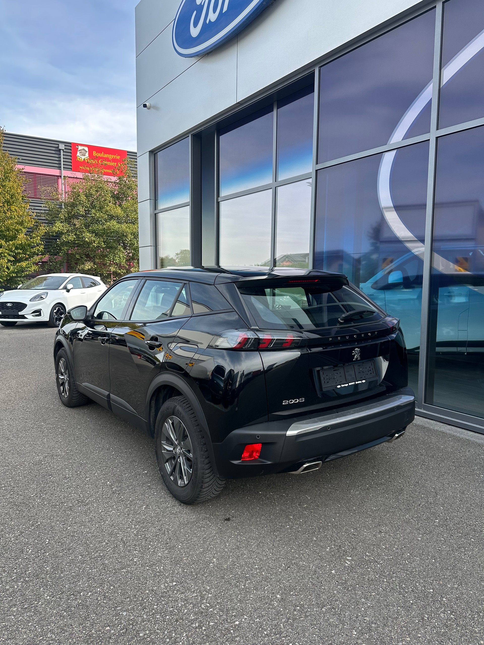 PEUGEOT 2008 1.2 PureTech 130 Active Pack-image-3