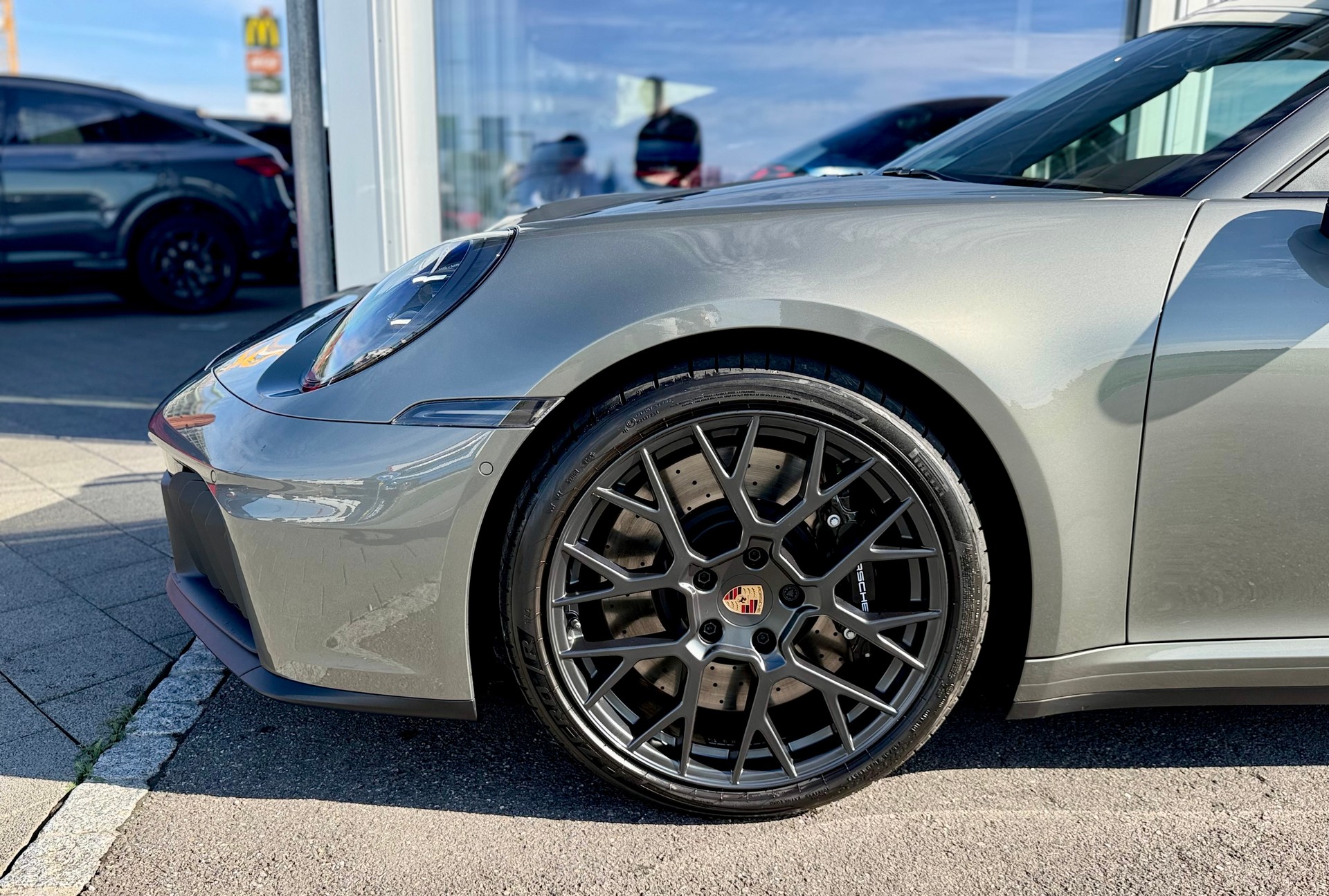 PORSCHE 911 Carrera 4 Cabriolet GTS PDK-image-7