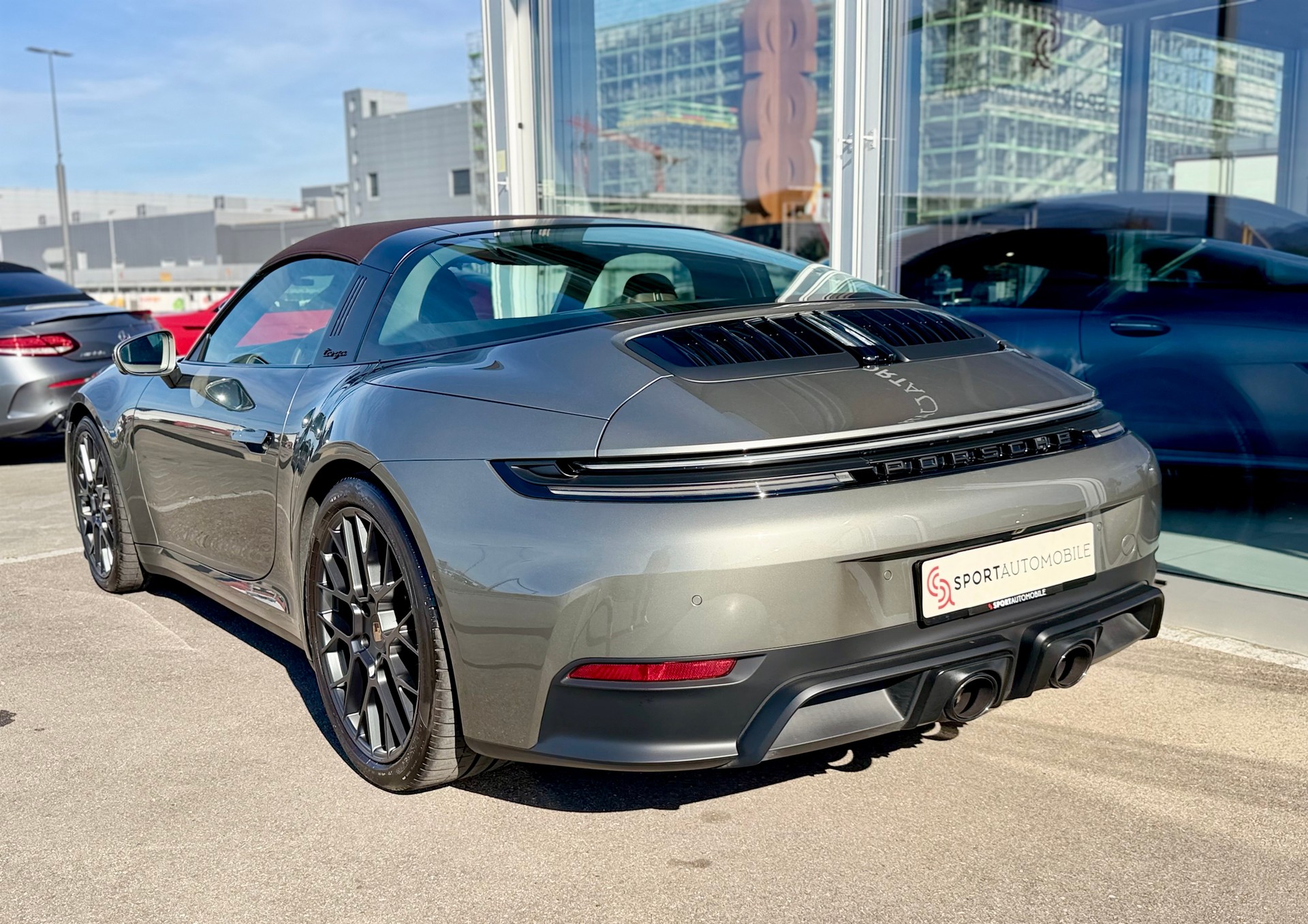 PORSCHE 911 Carrera 4 Cabriolet GTS PDK-image-11