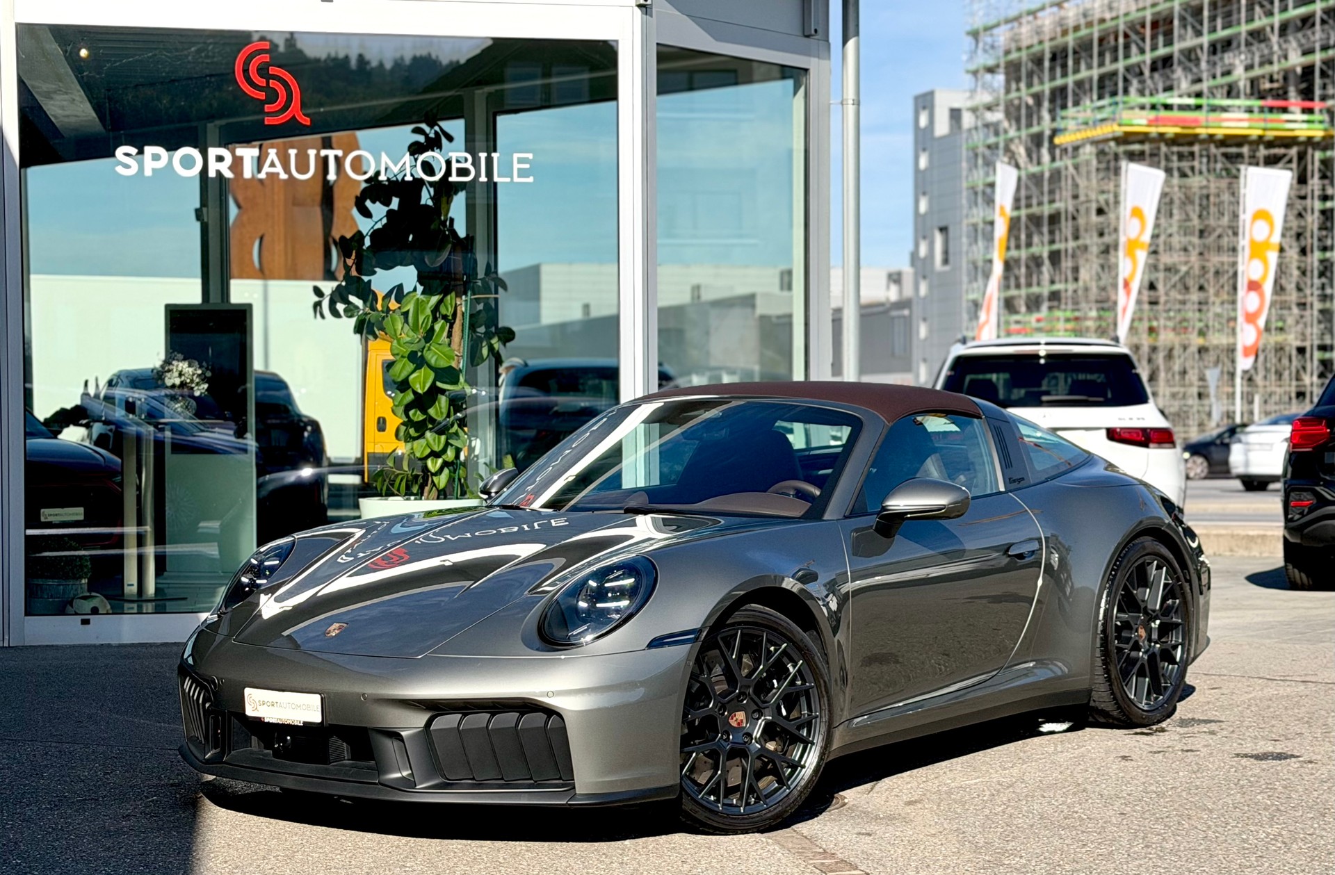 PORSCHE 911 Carrera 4 Cabriolet GTS PDK-showroom-element-1