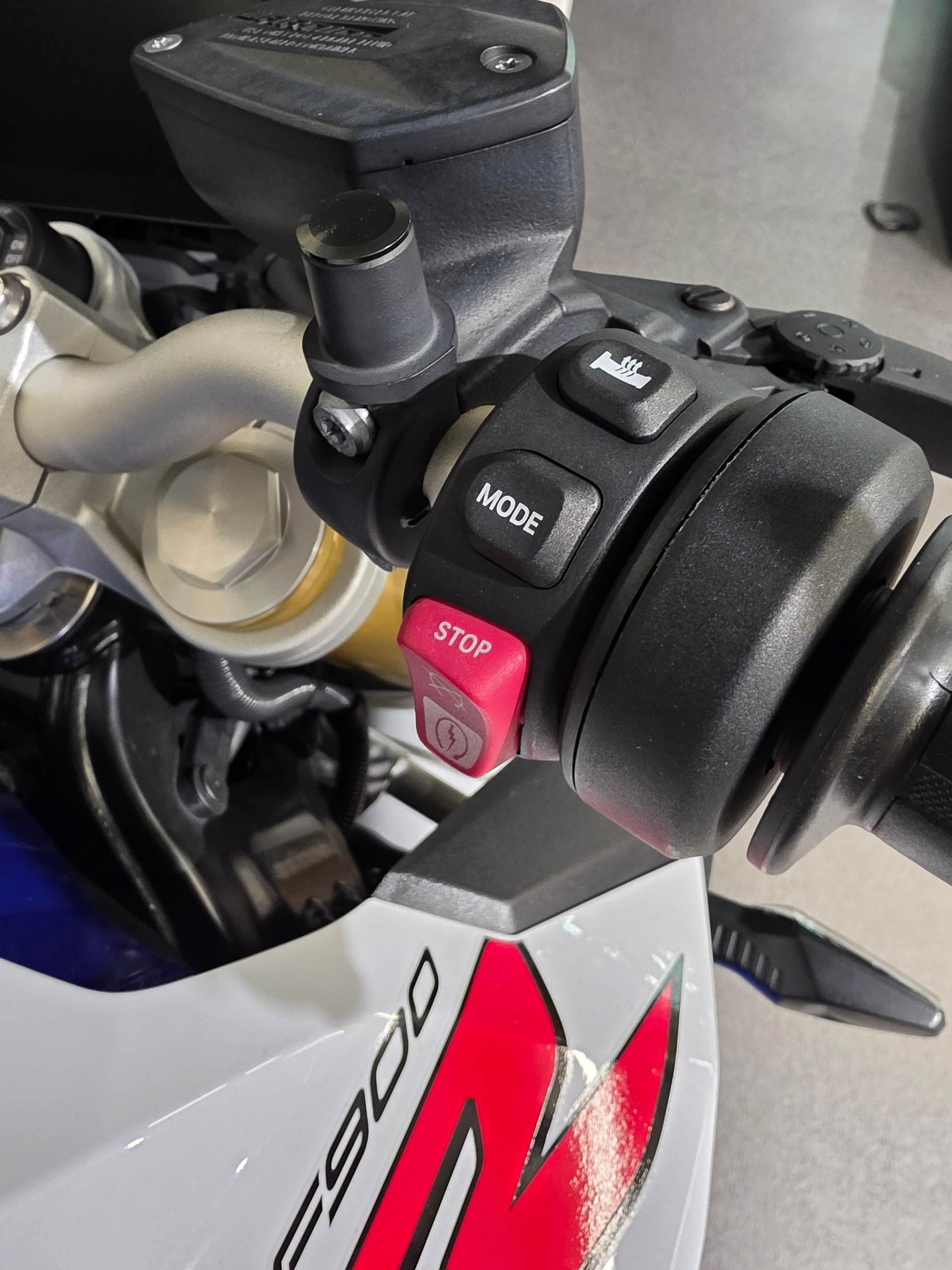 BMW F 900 R - Tieferlegung ab Werk!-image-4