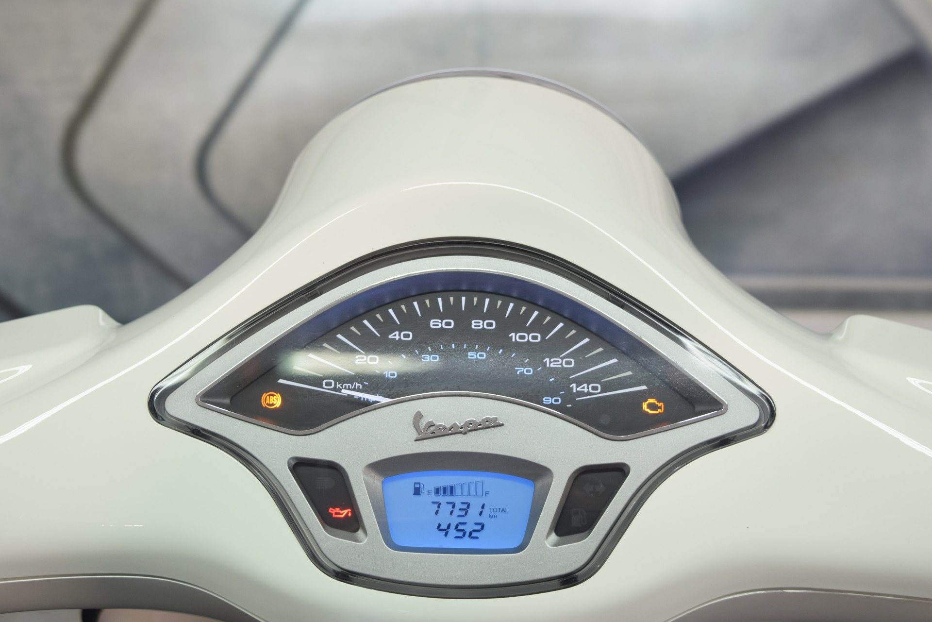 PIAGGIO Vespa Primavera 125 inkl. Topcase-image-8