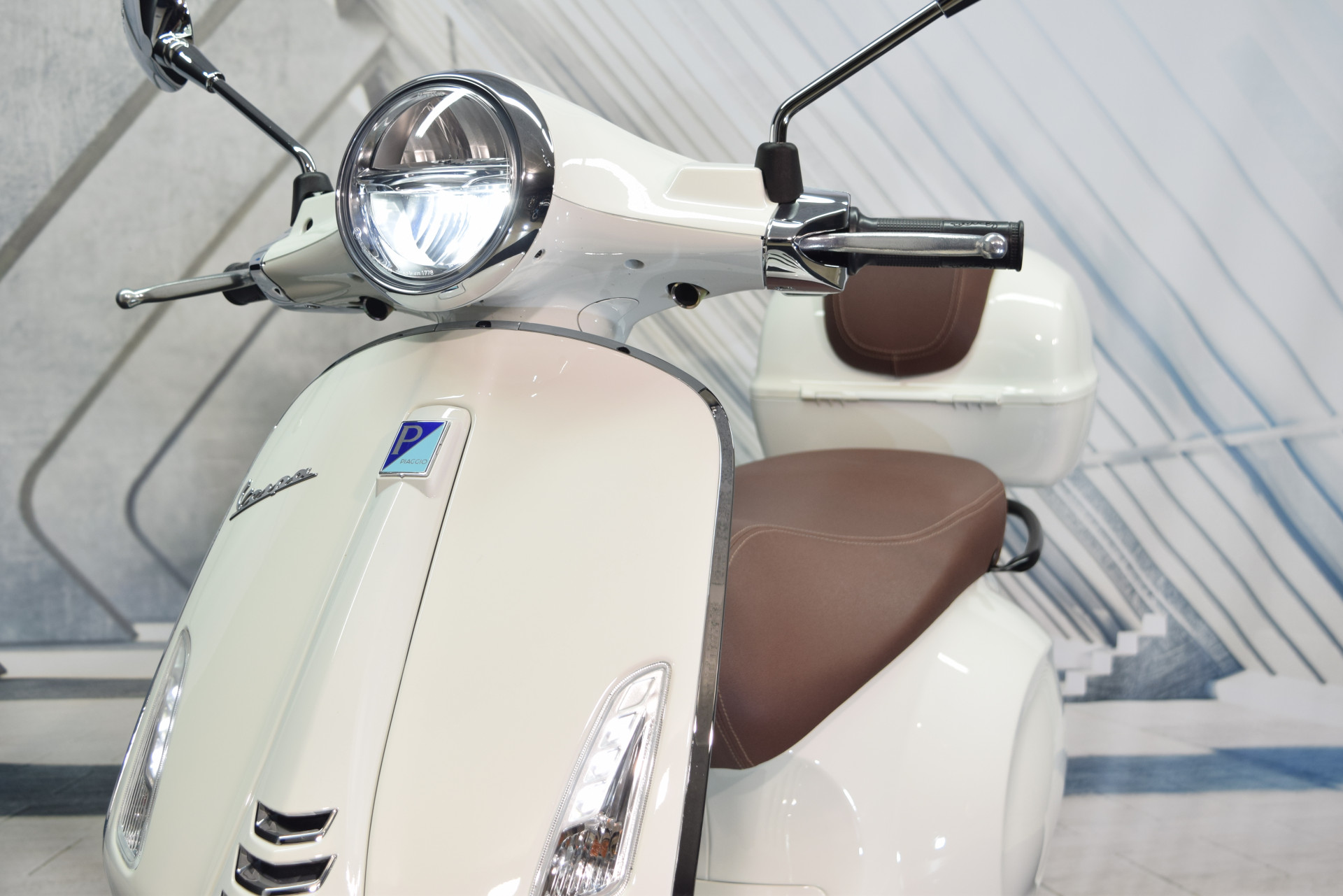PIAGGIO Vespa Primavera 125 inkl. Topcase-image-9