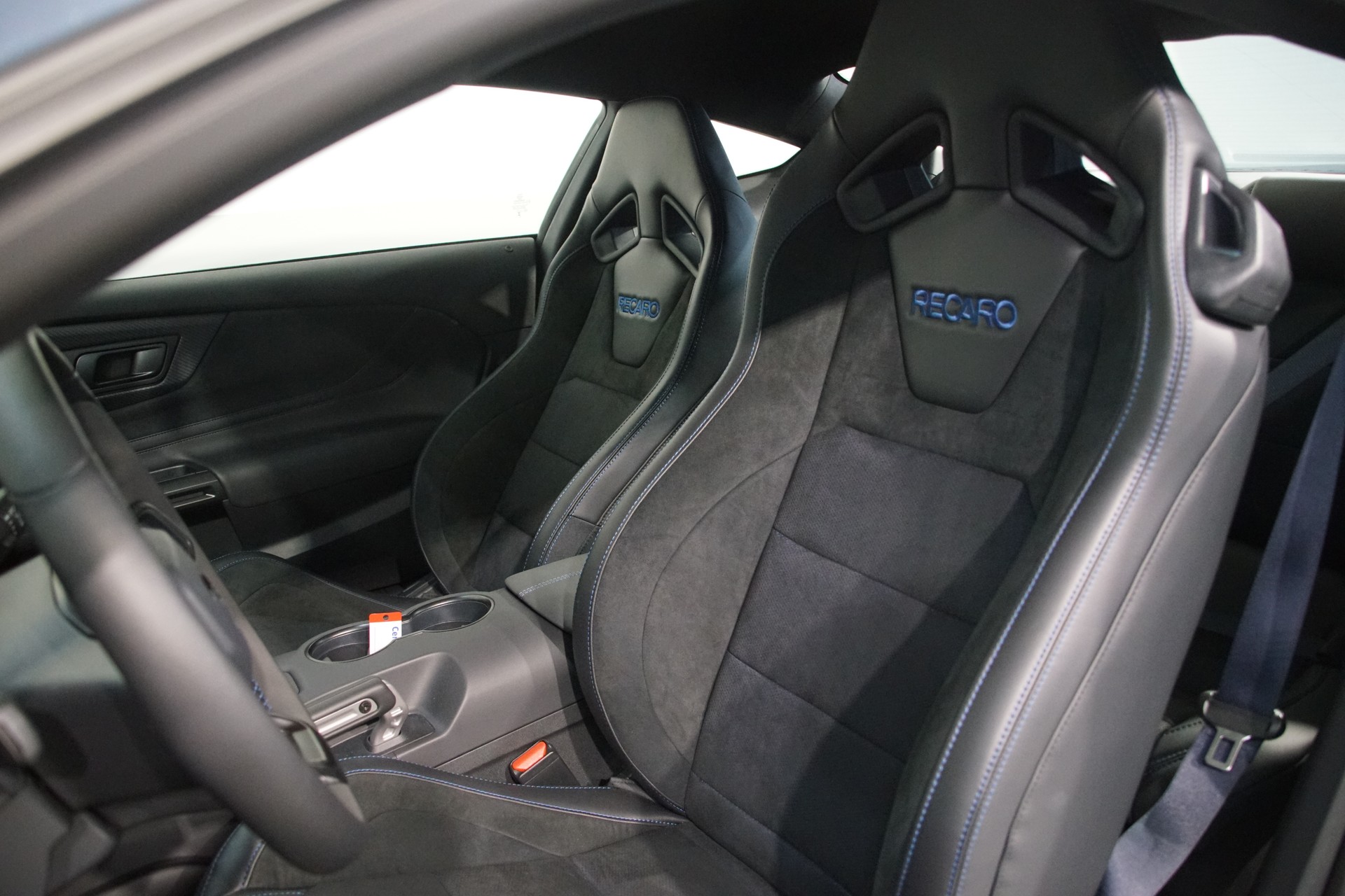 FORD Mustang Dark Horse Vapor Blue CH-Fahrzeug-image-10