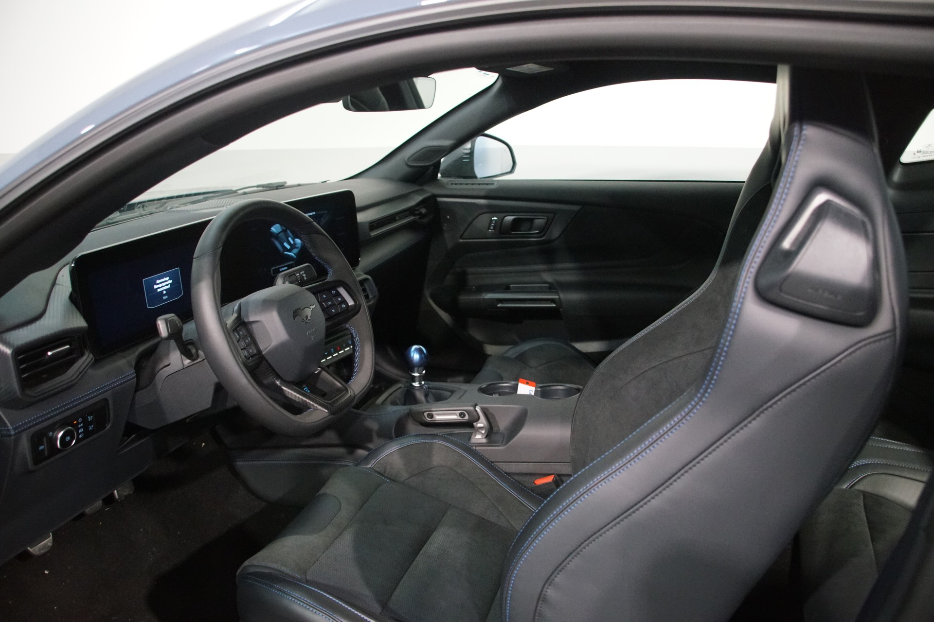 FORD Mustang Dark Horse Vapor Blue CH-Fahrzeug-image-8