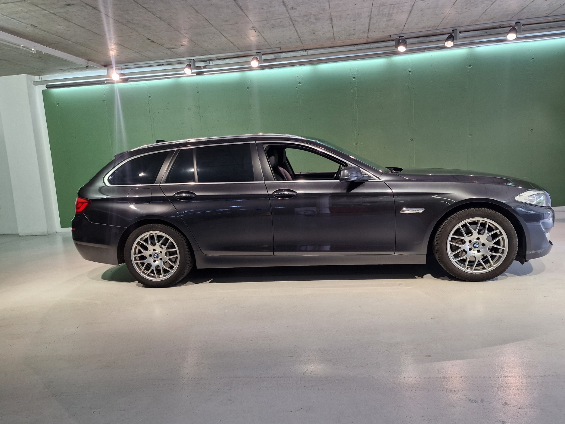 BMW 520d Touring Steptronic-image-1