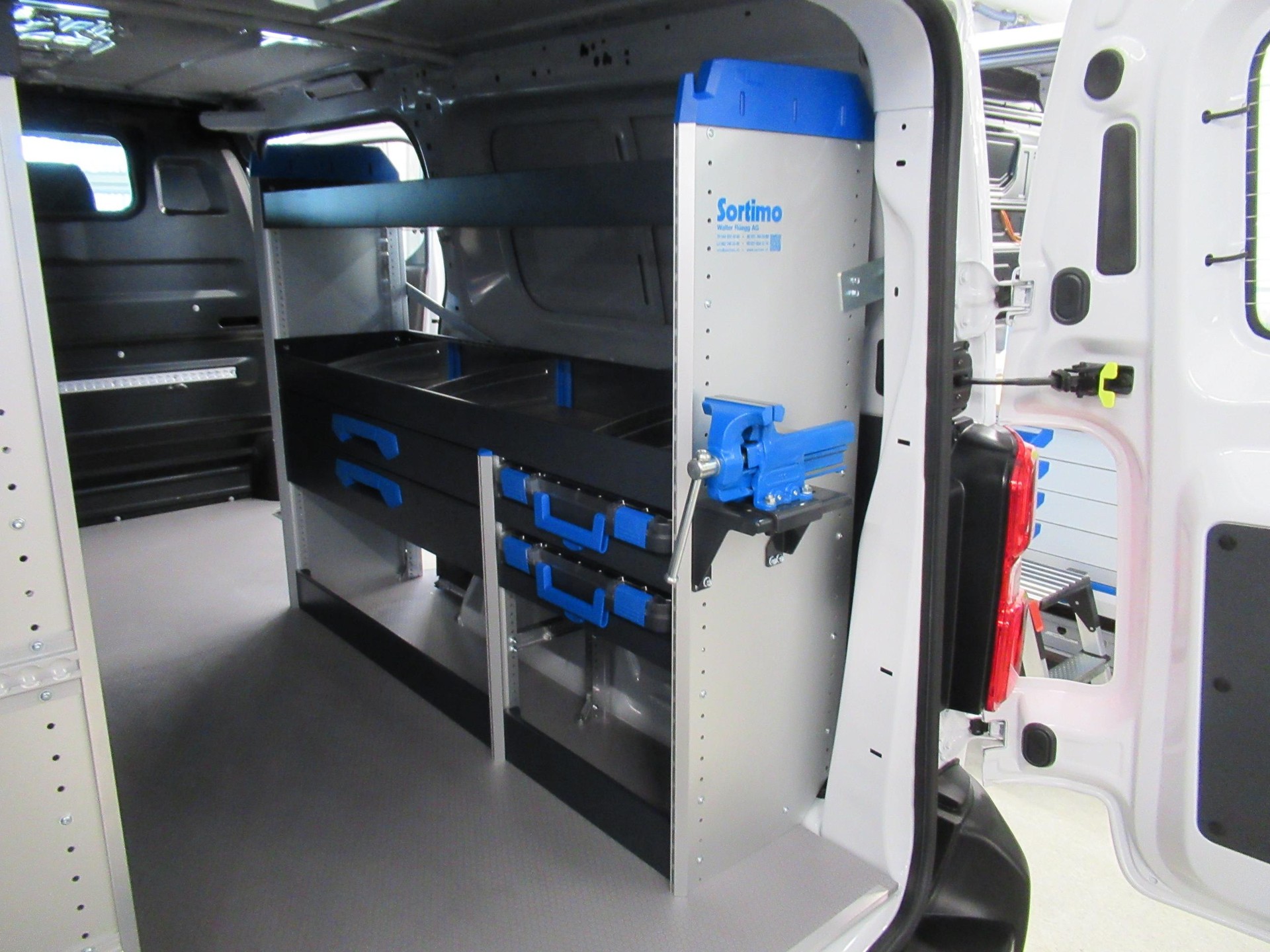 OPEL Vivaro Cargo-e 75 kWh L-image-4