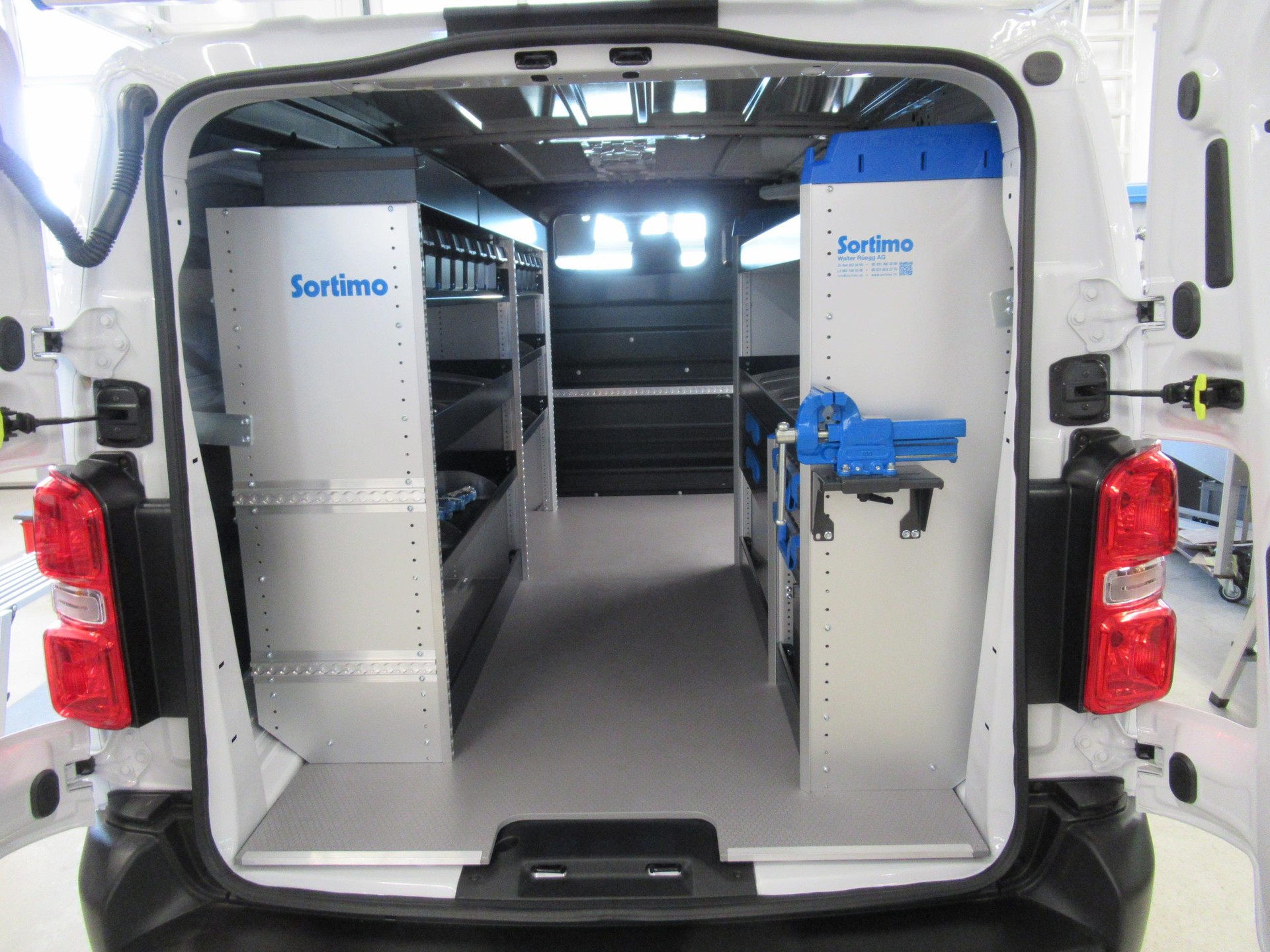 OPEL Vivaro Cargo-e 75 kWh L-showroom-element-2