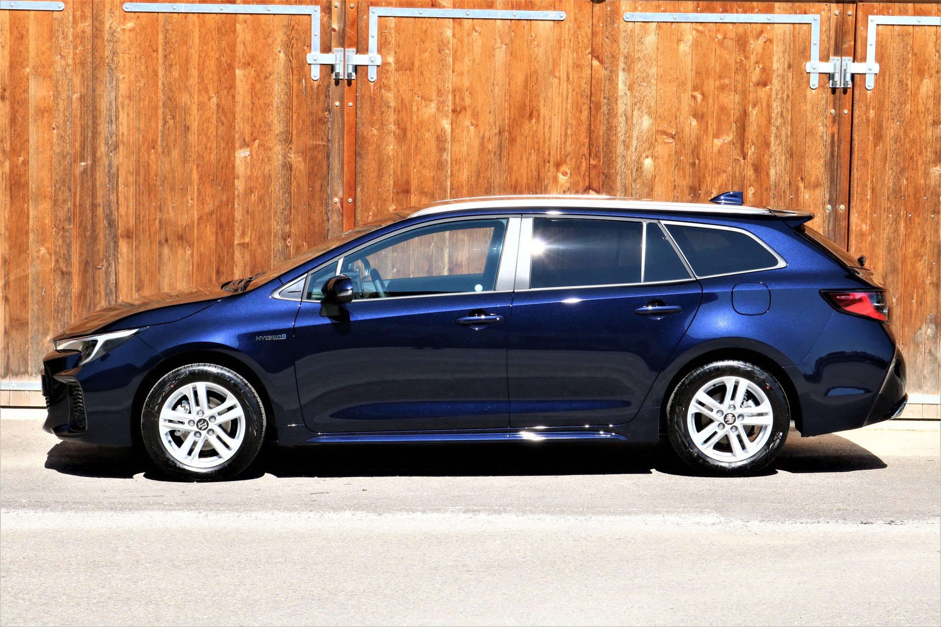 SUZUKI Swace 1.8 Hybrid Compact Top Automat-showroom-element-1