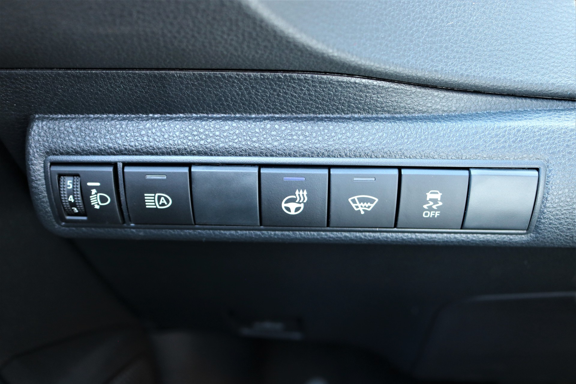 SUZUKI Swace 1.8 Hybrid Compact Top Automat-image-5