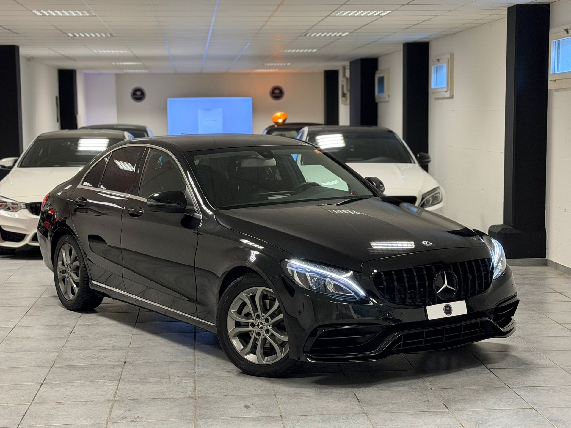 MERCEDES-BENZ C 180 Avantgarde 9G-Tronic-image-4