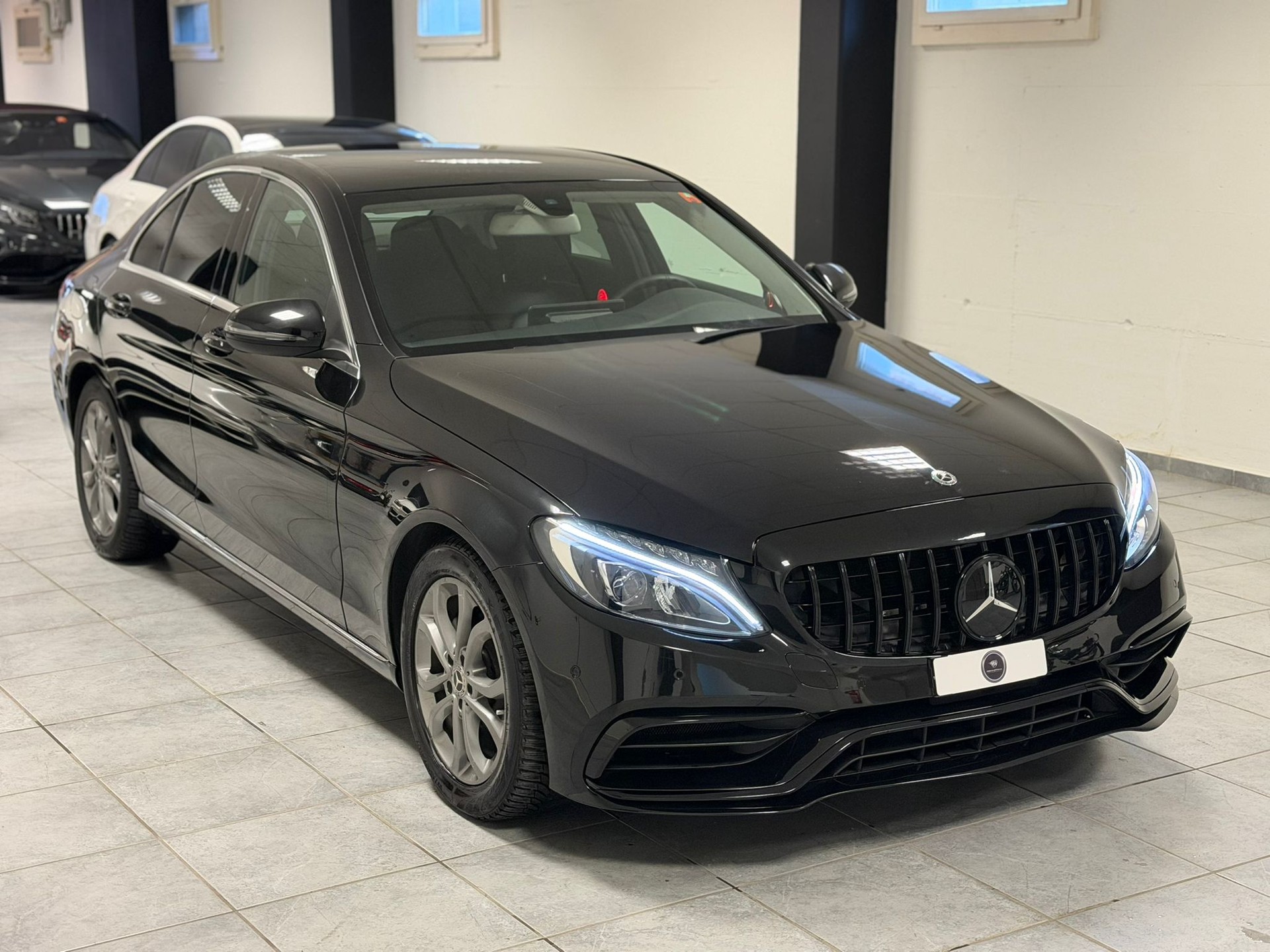 MERCEDES-BENZ C 180 Avantgarde 9G-Tronic-image-5