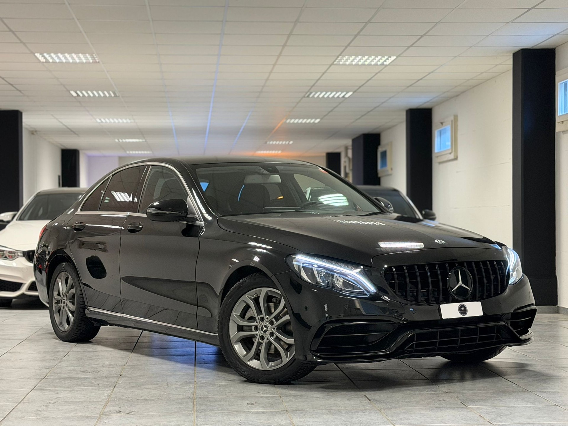 MERCEDES-BENZ C 180 Avantgarde 9G-Tronic-image-6