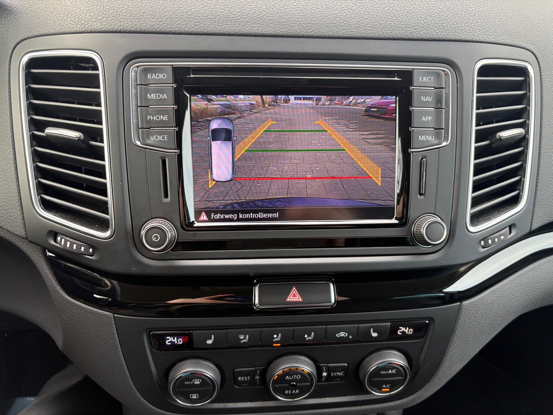 VW Sharan 2.0 TDI BMT Final Edition 4Motion DSG-image-9