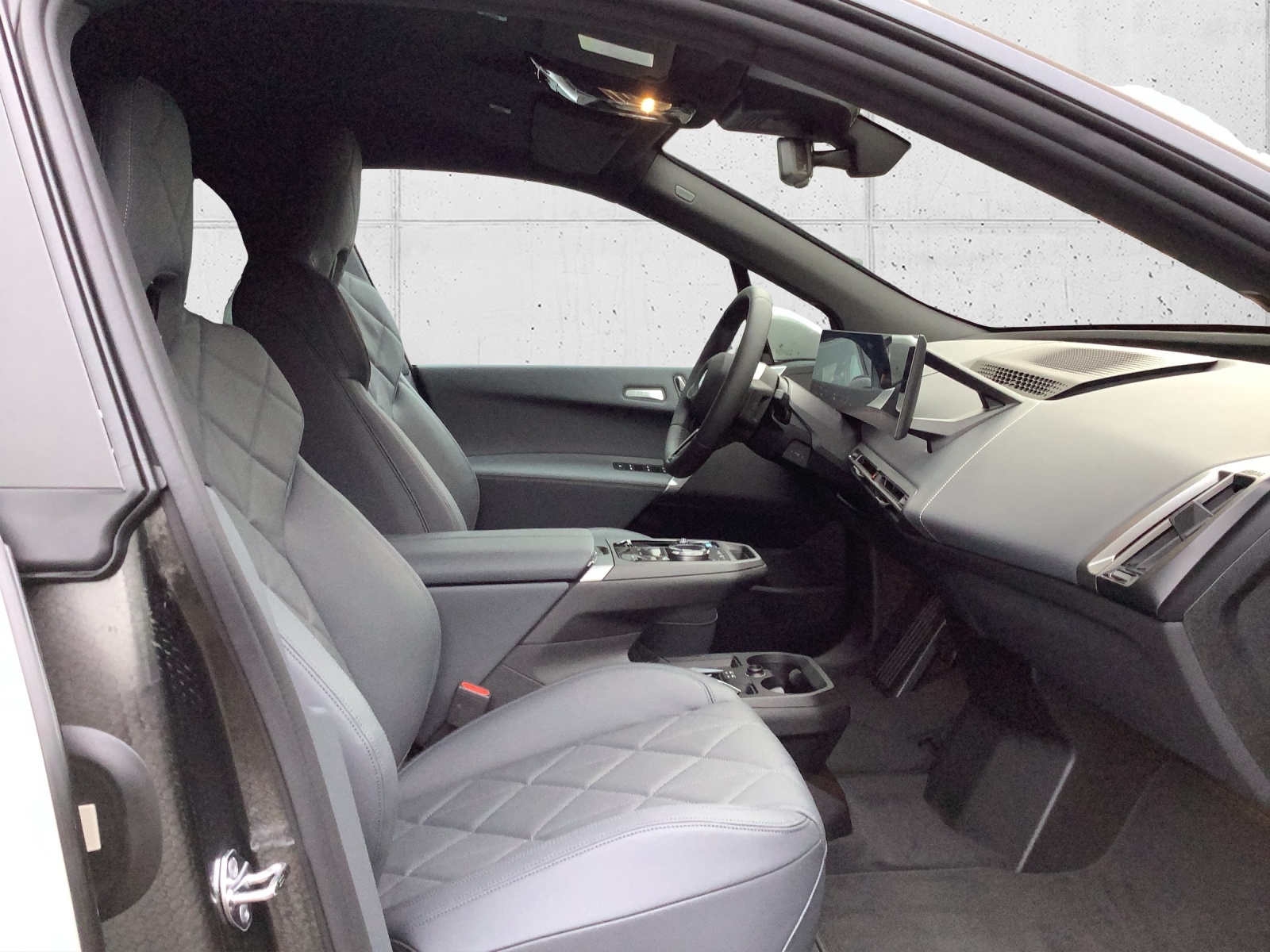 BMW iX xDrive45 M Sport Pro-image-17