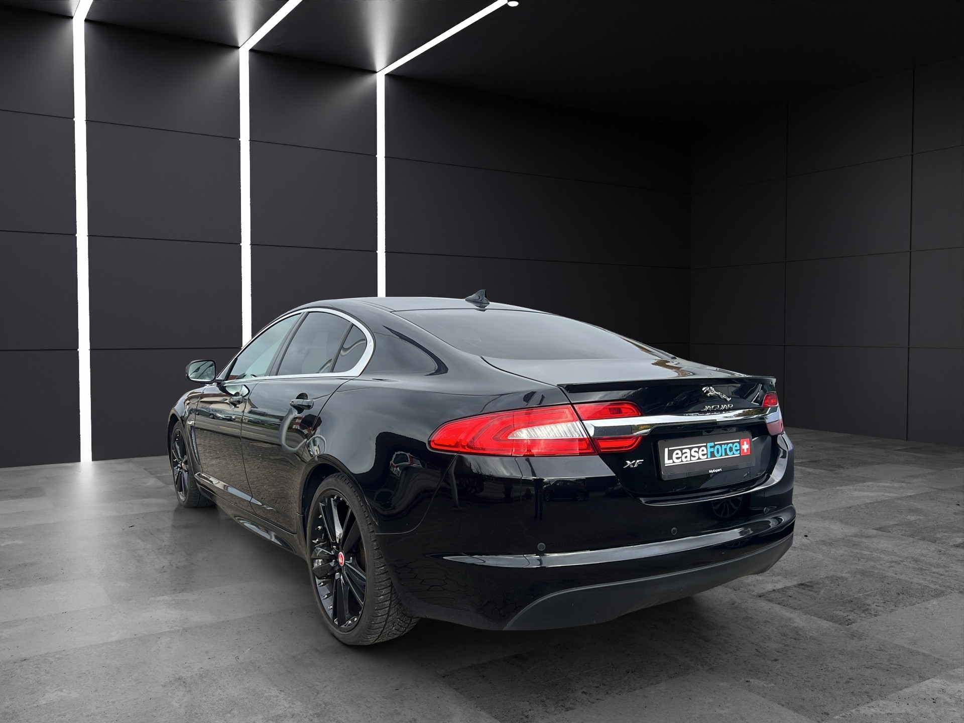 JAGUAR XF 2.2d-image-3