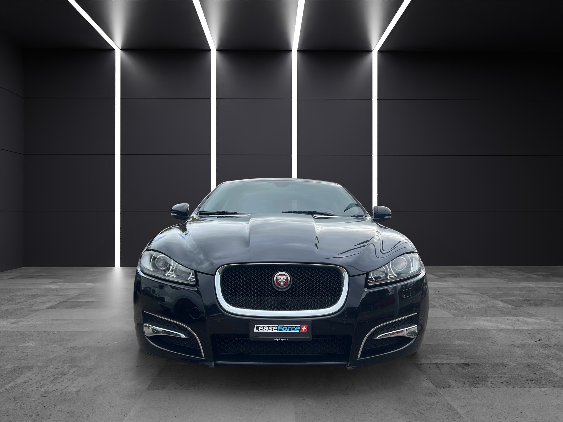 JAGUAR XF 2.2d-image-1