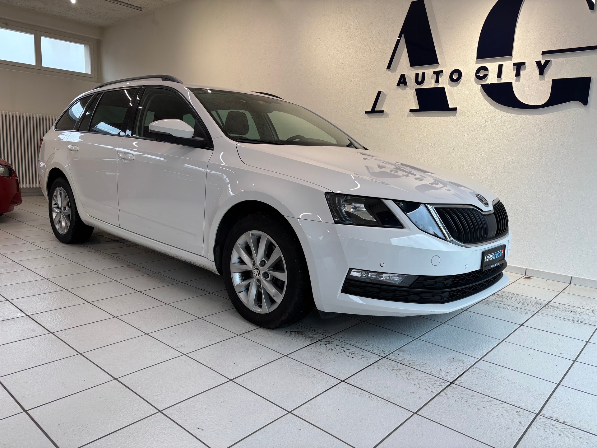 SKODA Octavia Combi 2.0 TDI Ambition DSG