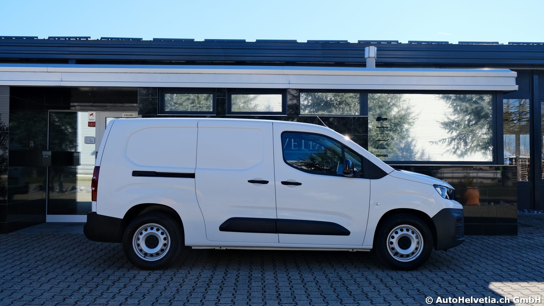 PEUGEOT e-Partner Long 50kWh-showroom-element-3