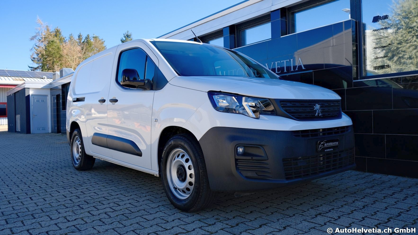 PEUGEOT e-Partner Long 50kWh-showroom-element-1