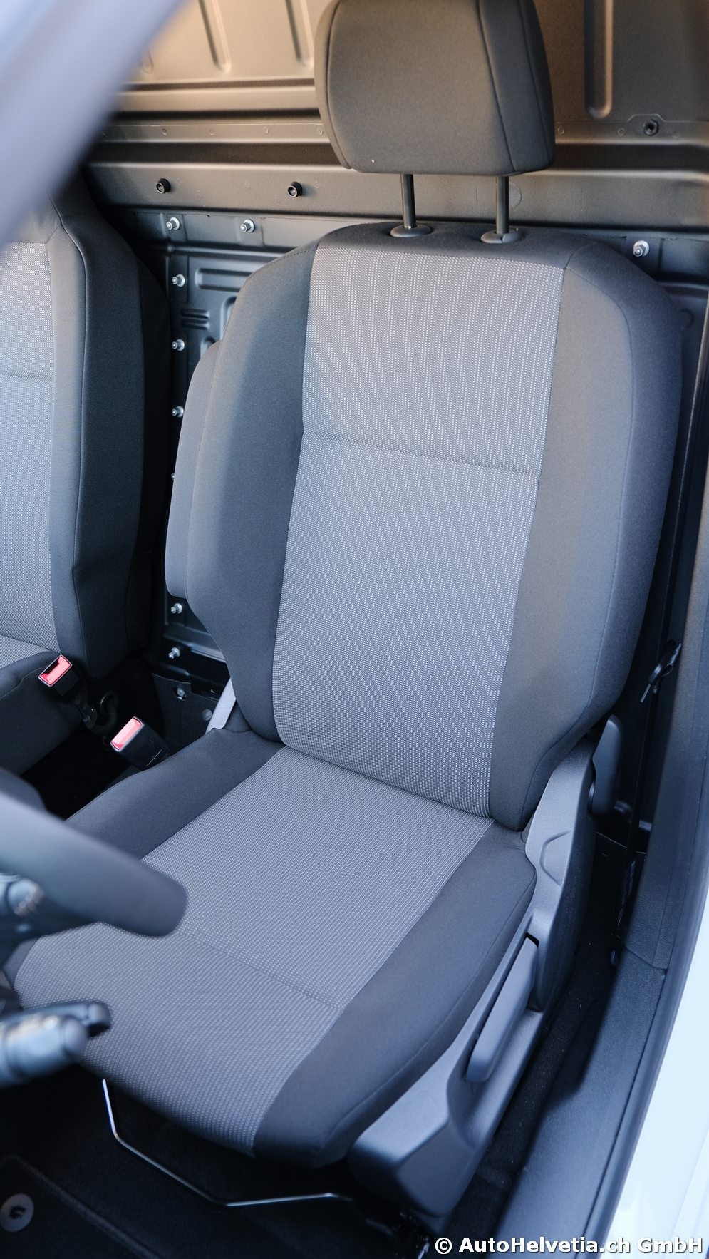 PEUGEOT e-Partner Long 50kWh-image-16