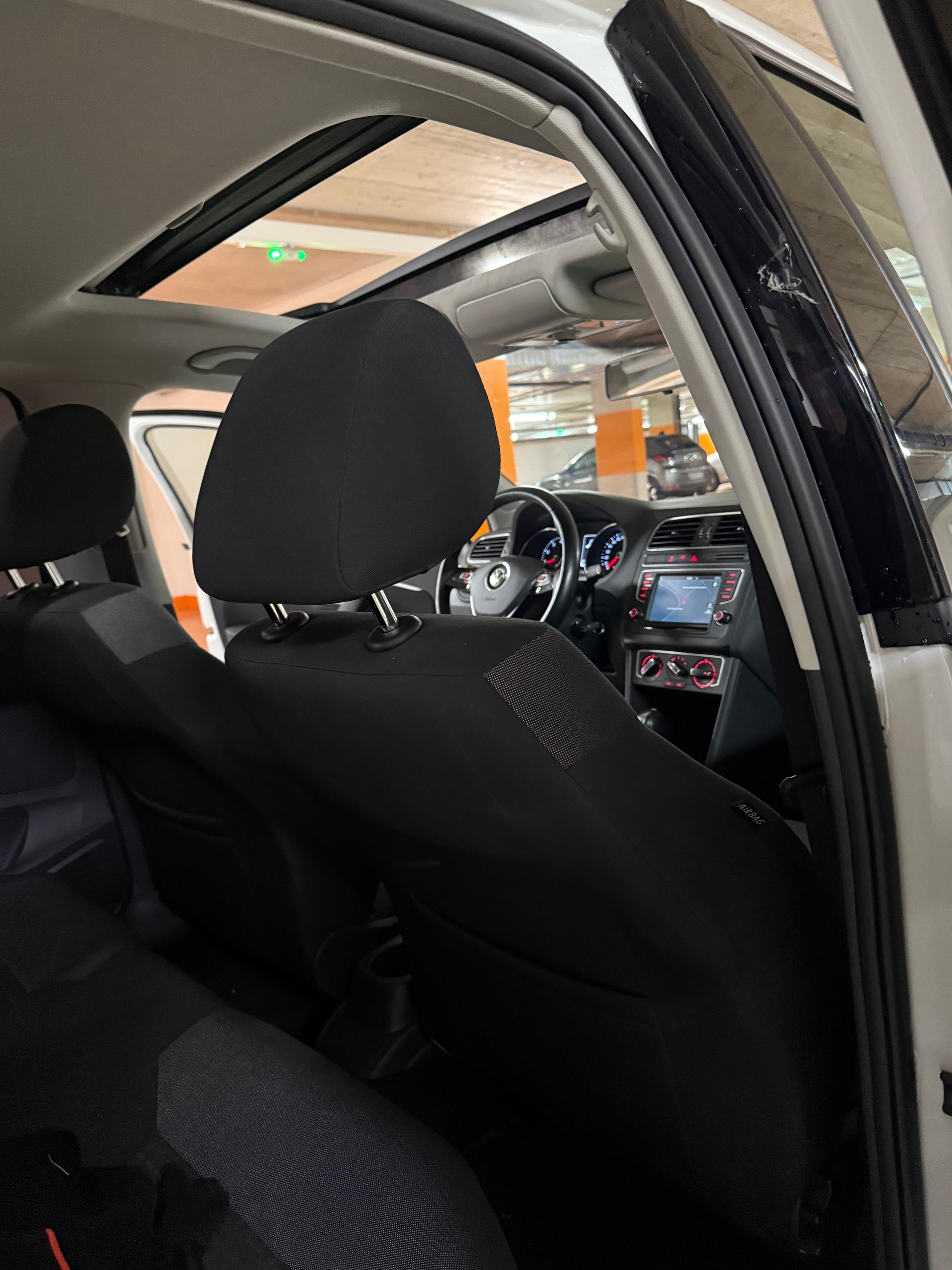VW Polo 1.2 TSI BMT Allstar DSG-image-6
