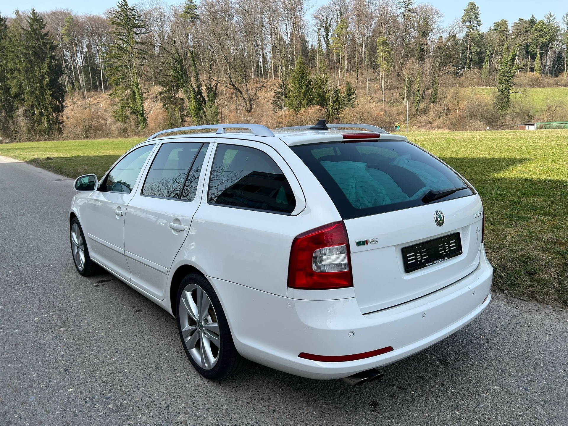 SKODA Octavia Combi 2.0 TSI RS mit neuen Steuerkette!!!-showroom-element-1