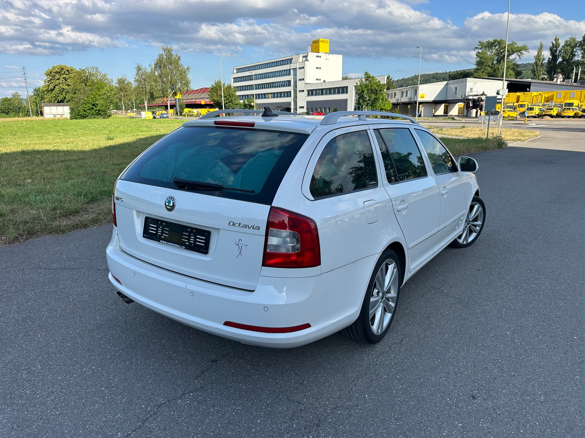SKODA Octavia Combi 2.0 TSI RS mit neuen Steuerkette!!!-showroom-element-1