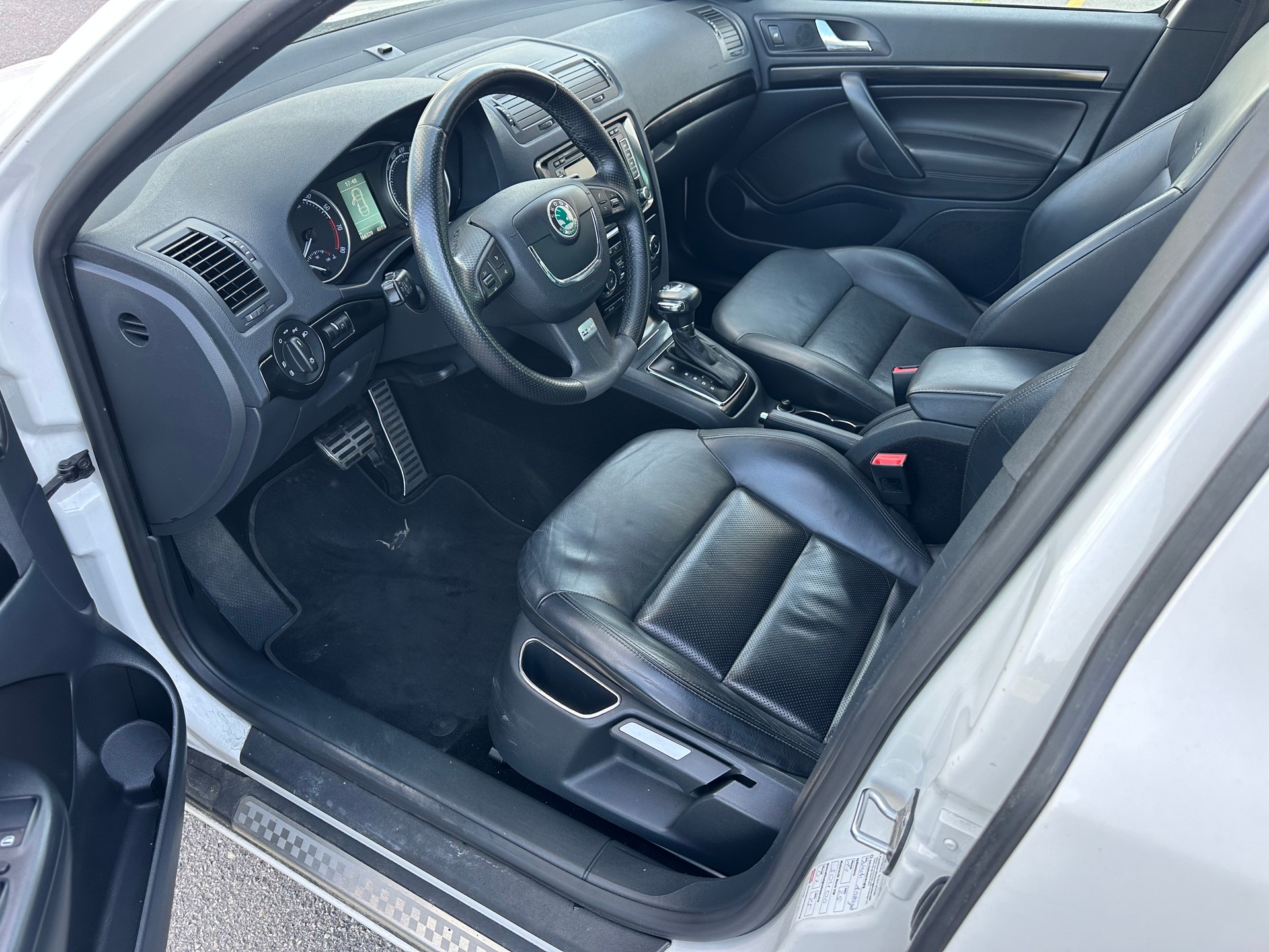 SKODA Octavia Combi 2.0 TSI RS mit neuen Steuerkette!!!-image-8