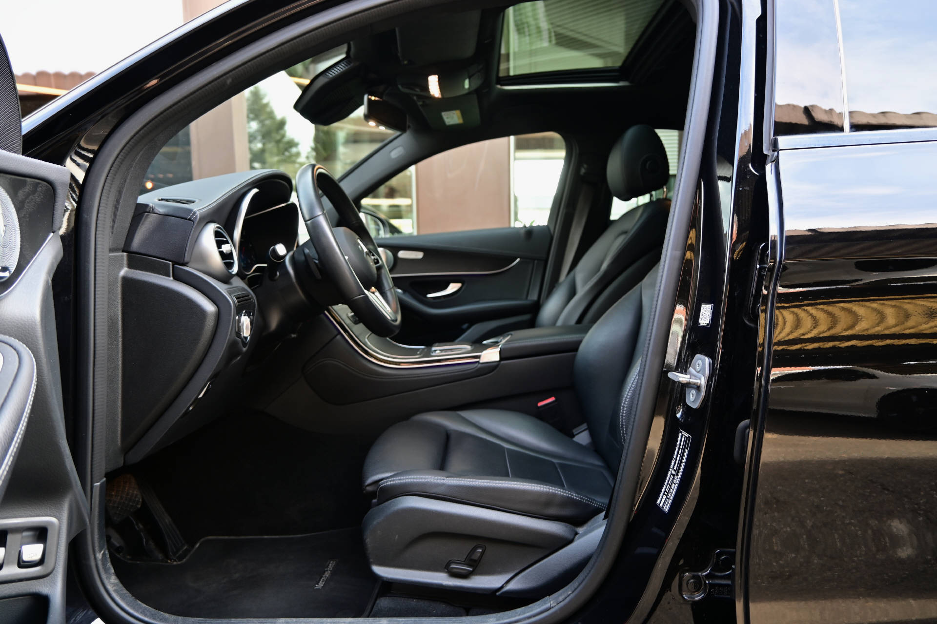 MERCEDES-BENZ GLC 300 d 4m Coupé AMG Line *AHK*LED*HUD*-image-13