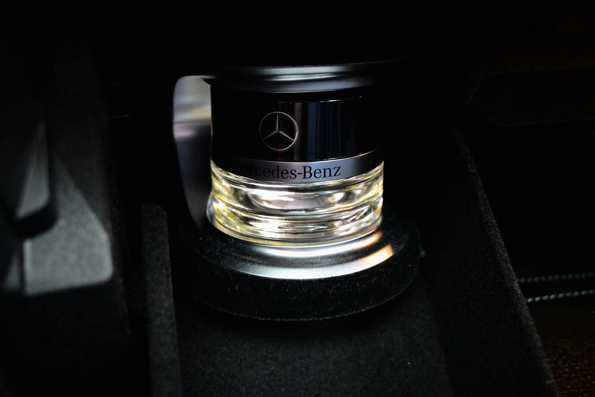 MERCEDES-BENZ GLC 300 d 4m Coupé AMG Line *AHK*LED*HUD*-image-19
