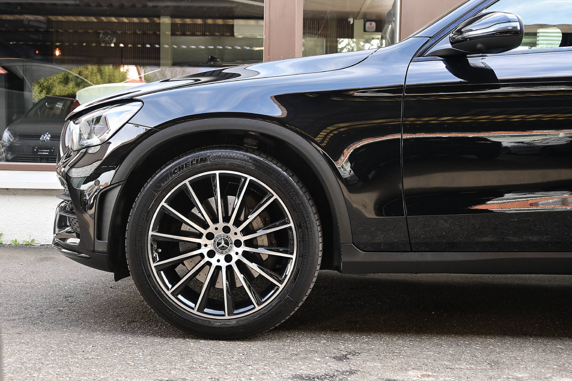 MERCEDES-BENZ GLC 300 d 4m Coupé AMG Line *AHK*LED*HUD*-image-6