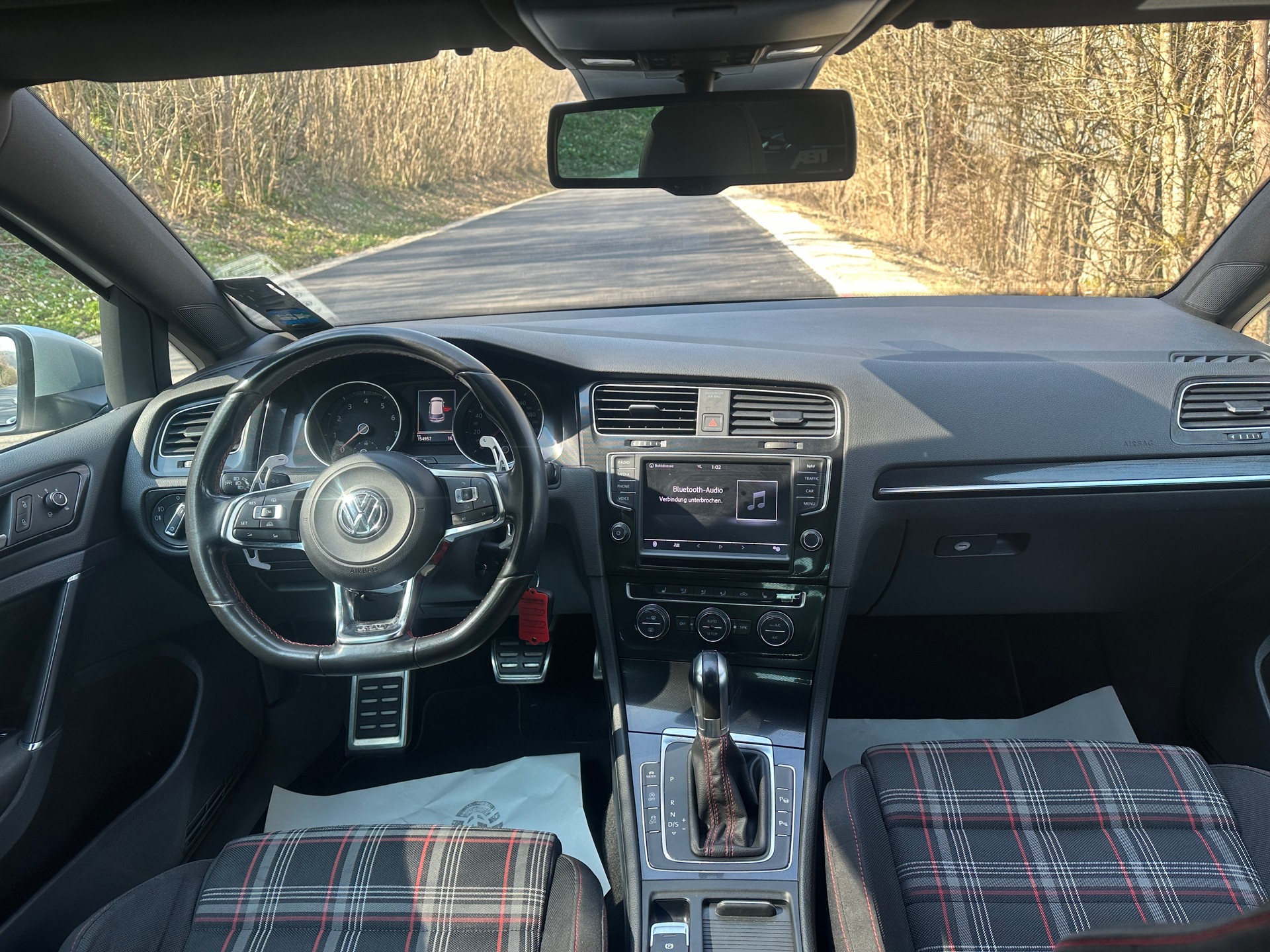 VW Golf 2.0 TSI GTI Performance DSG-image-11