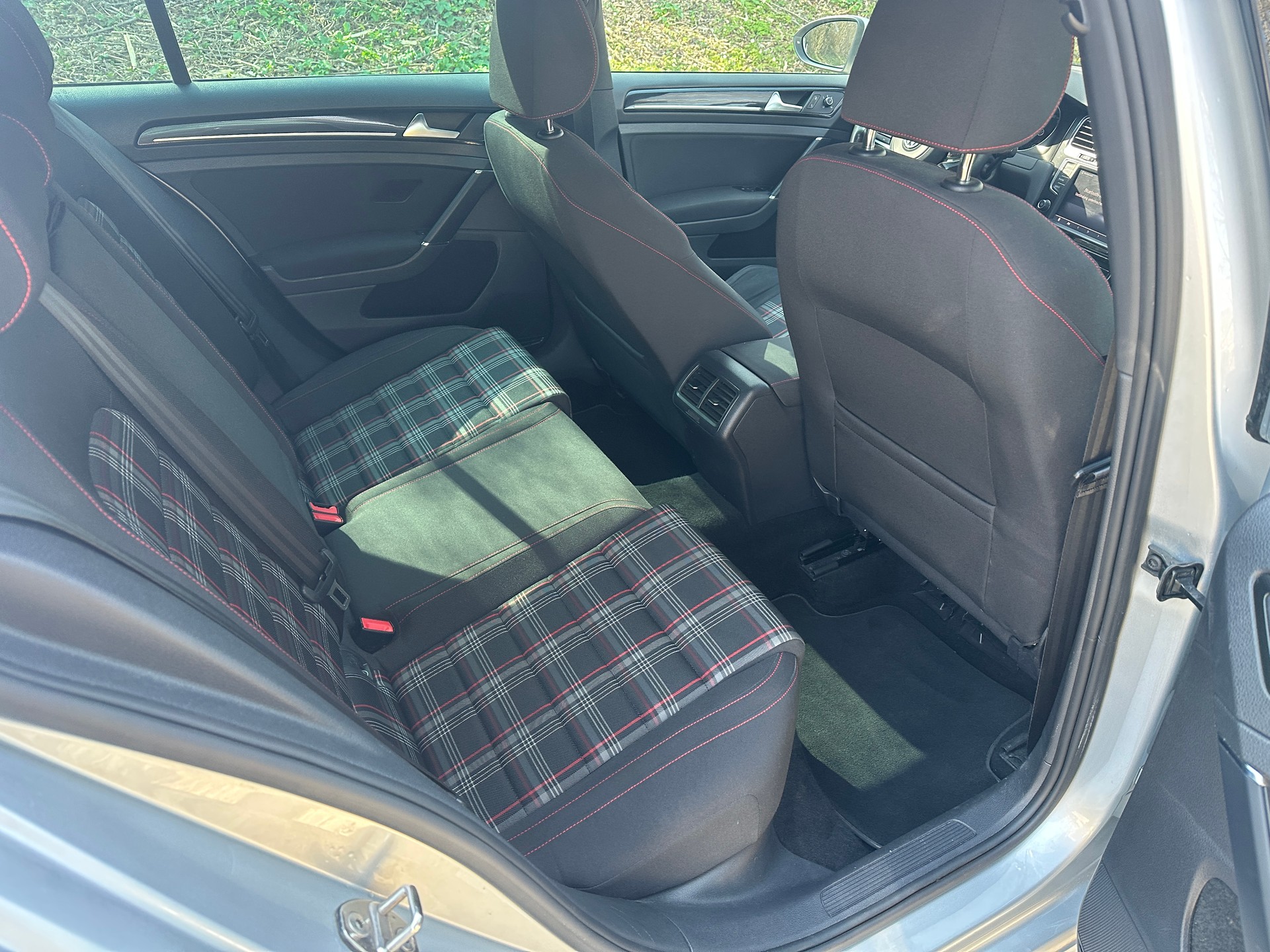 VW Golf 2.0 TSI GTI Performance DSG-image-10
