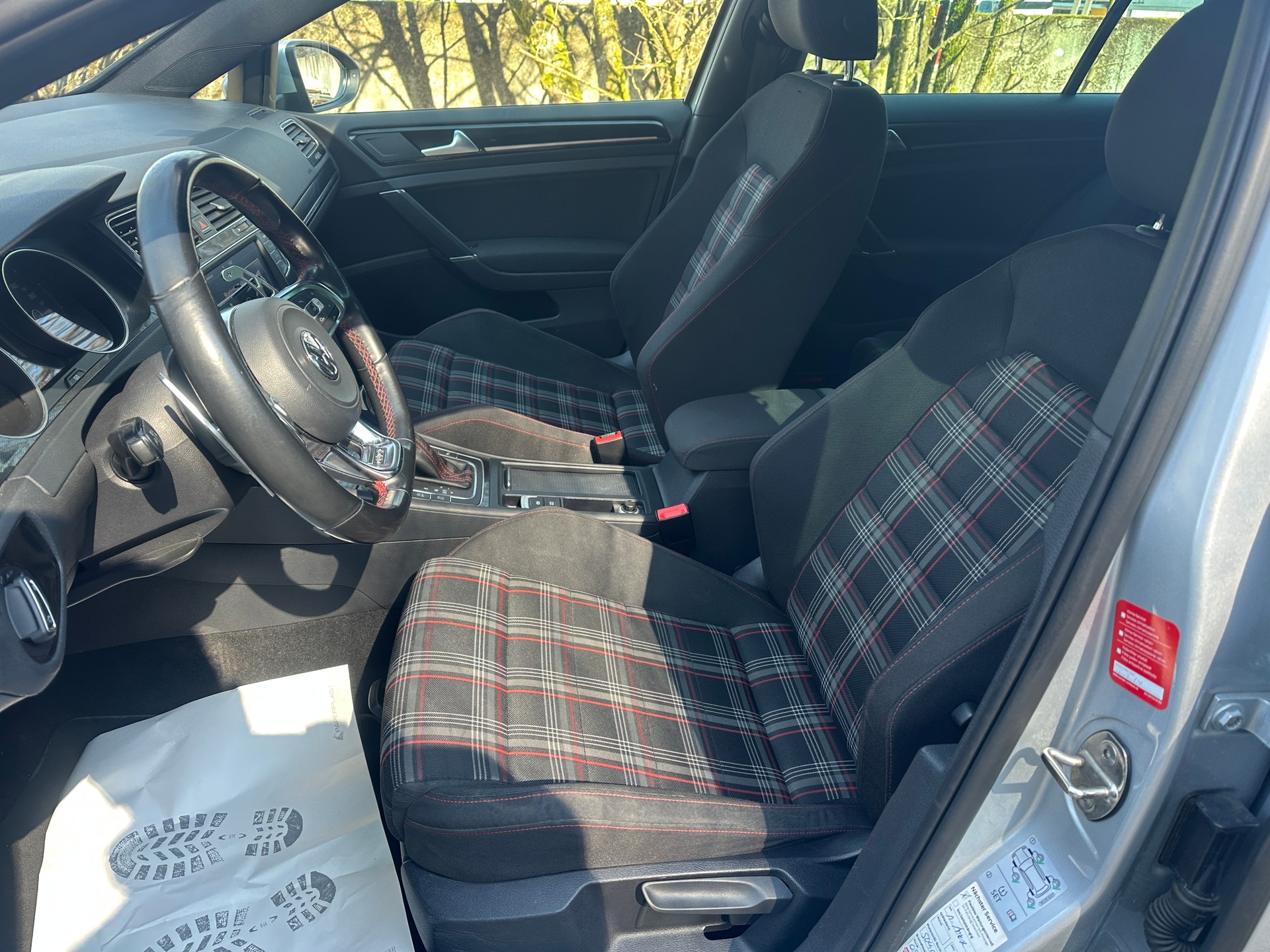 VW Golf 2.0 TSI GTI Performance DSG-image-13
