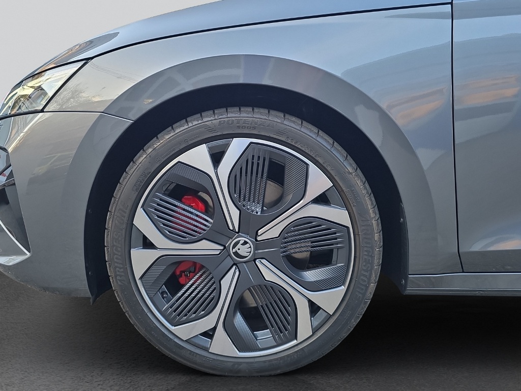SKODA Octavia Combi 2.0 TSI RS DSG-image-16