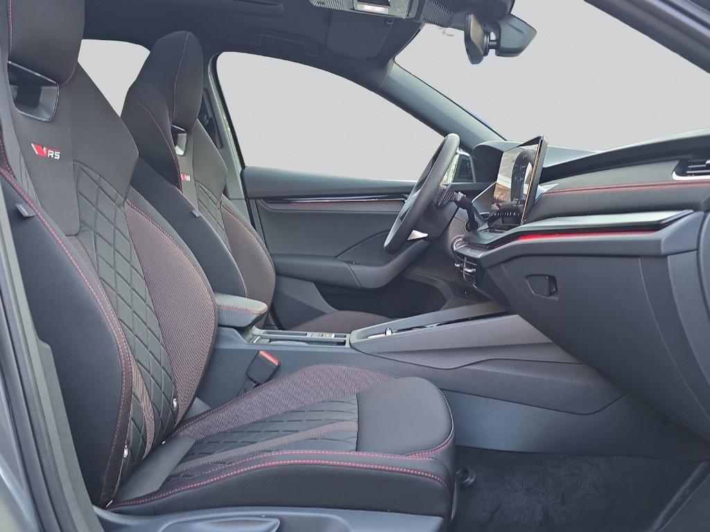 SKODA Octavia Combi 2.0 TSI RS DSG-image-9