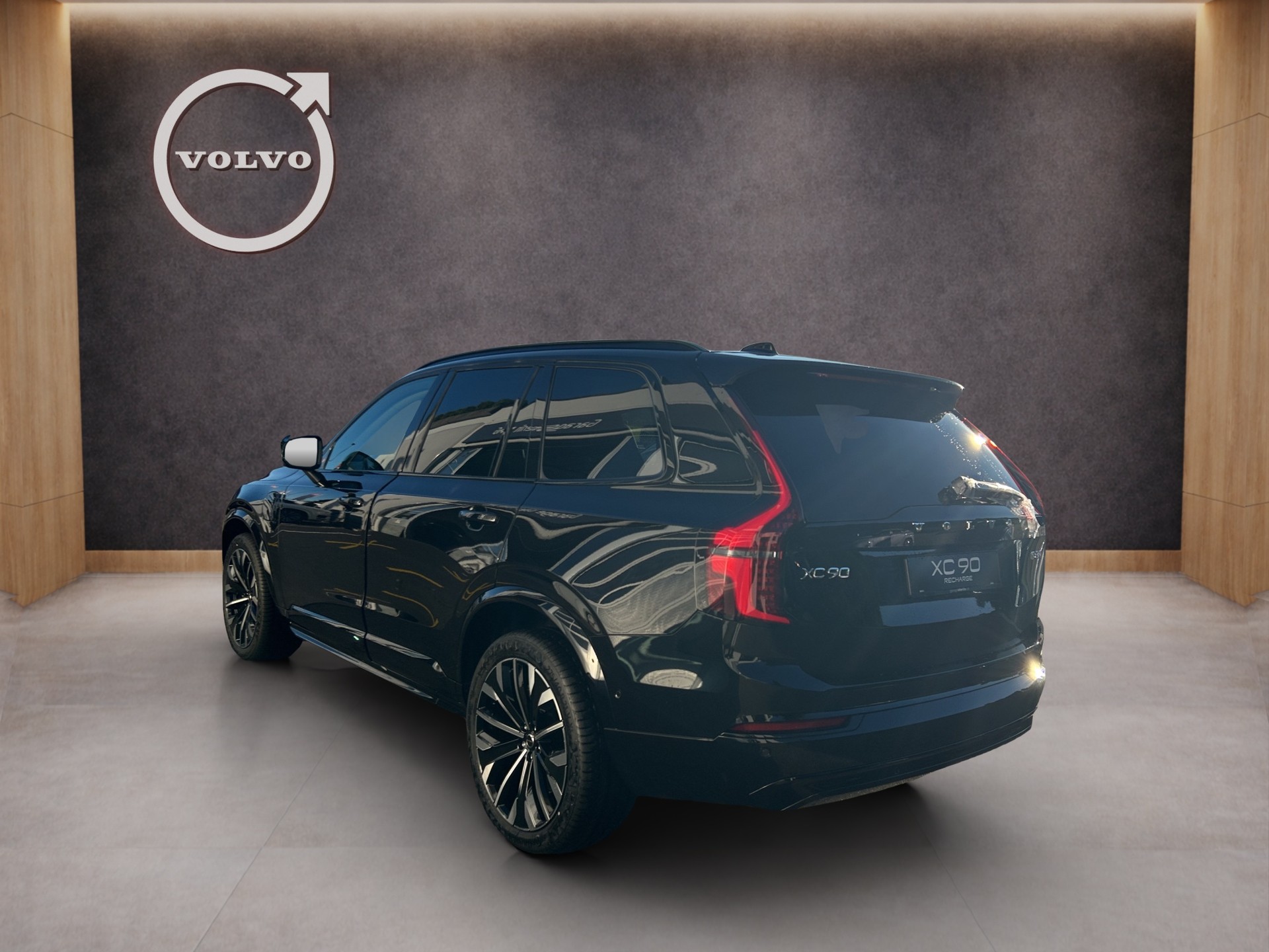 VOLVO XC90 2.0 T8 TE Plus Dark eAWD-showroom-element-3