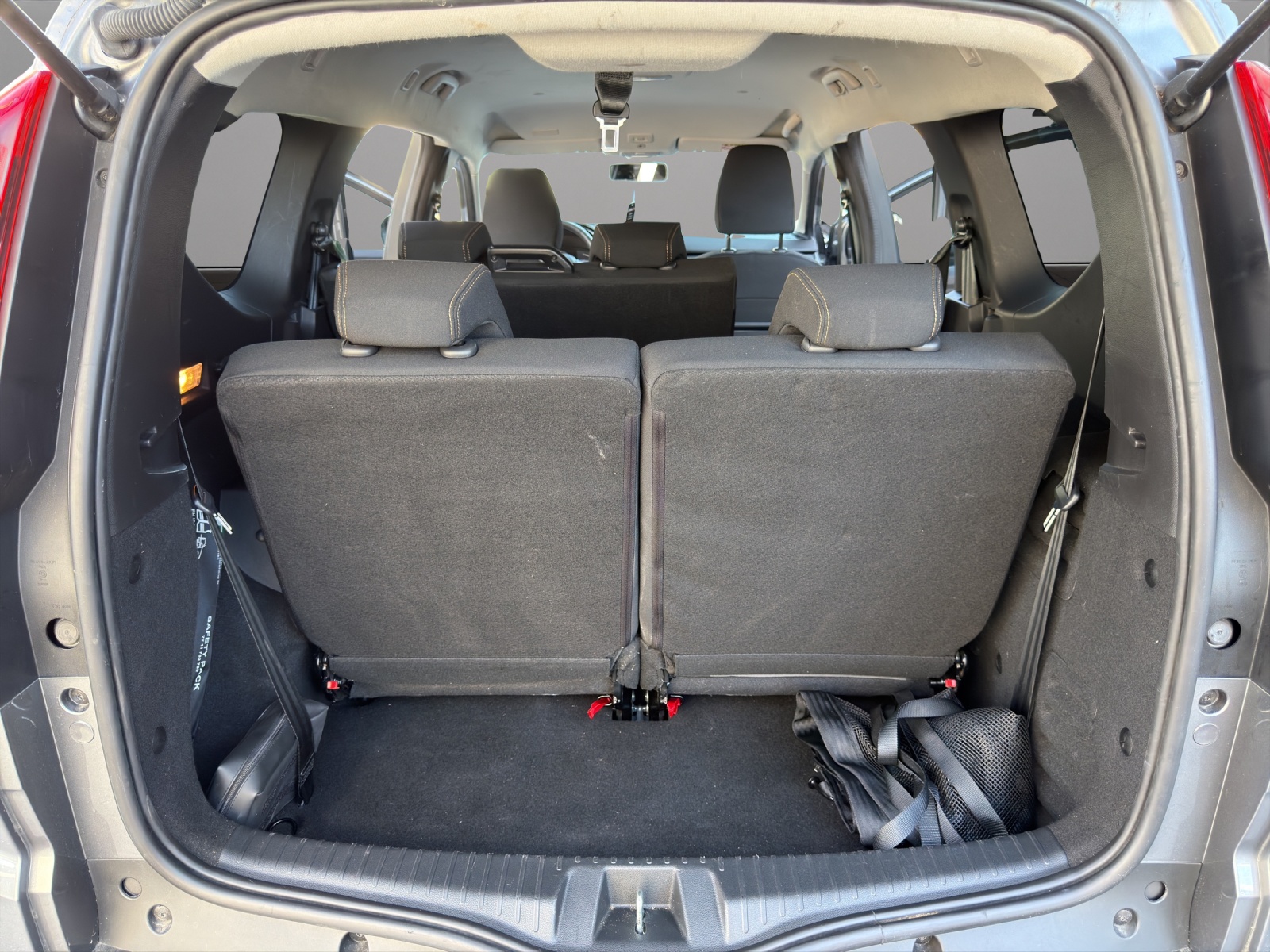 DACIA Jogger HEV 140 Extreme-image-18