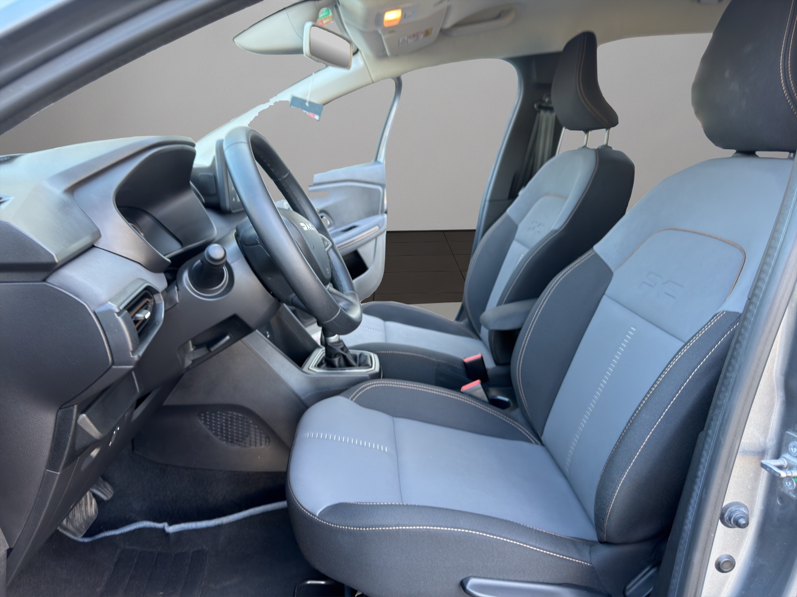 DACIA Jogger HEV 140 Extreme-image-8