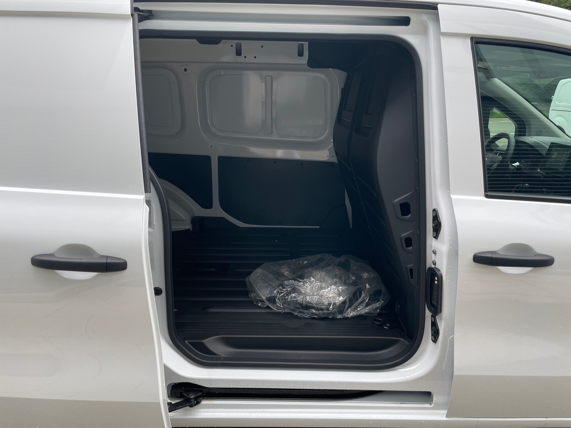 NISSAN Townstar EV45 kWh 22kW L2 Acenta-image-9