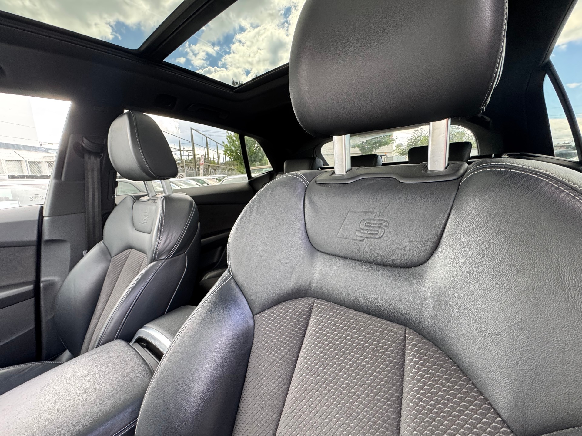 AUDI Q8 50 TDI S-Line quattro tiptronic-image-22