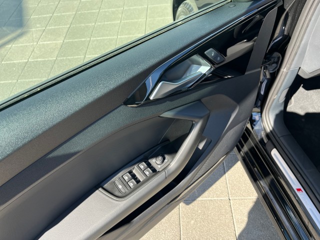 AUDI A1 Sportback 30 TFSI S Line Attraction S-tronic-image-10