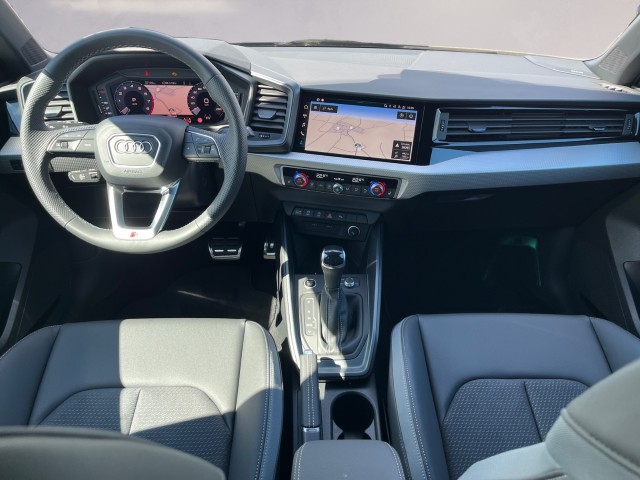 AUDI A1 Sportback 30 TFSI S Line Attraction S-tronic-image-11