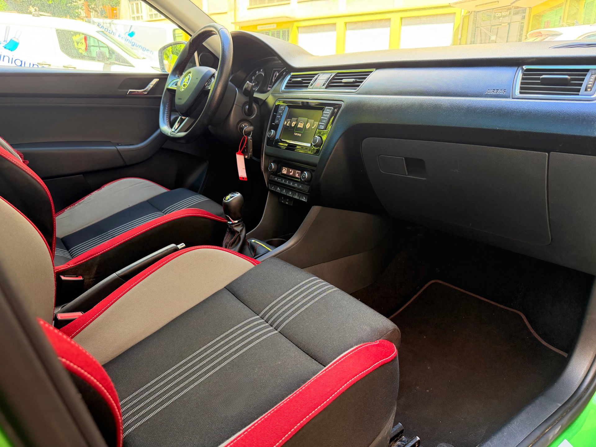SKODA Rapid Spaceback 1.2 TSI Monte Carlo-image-13