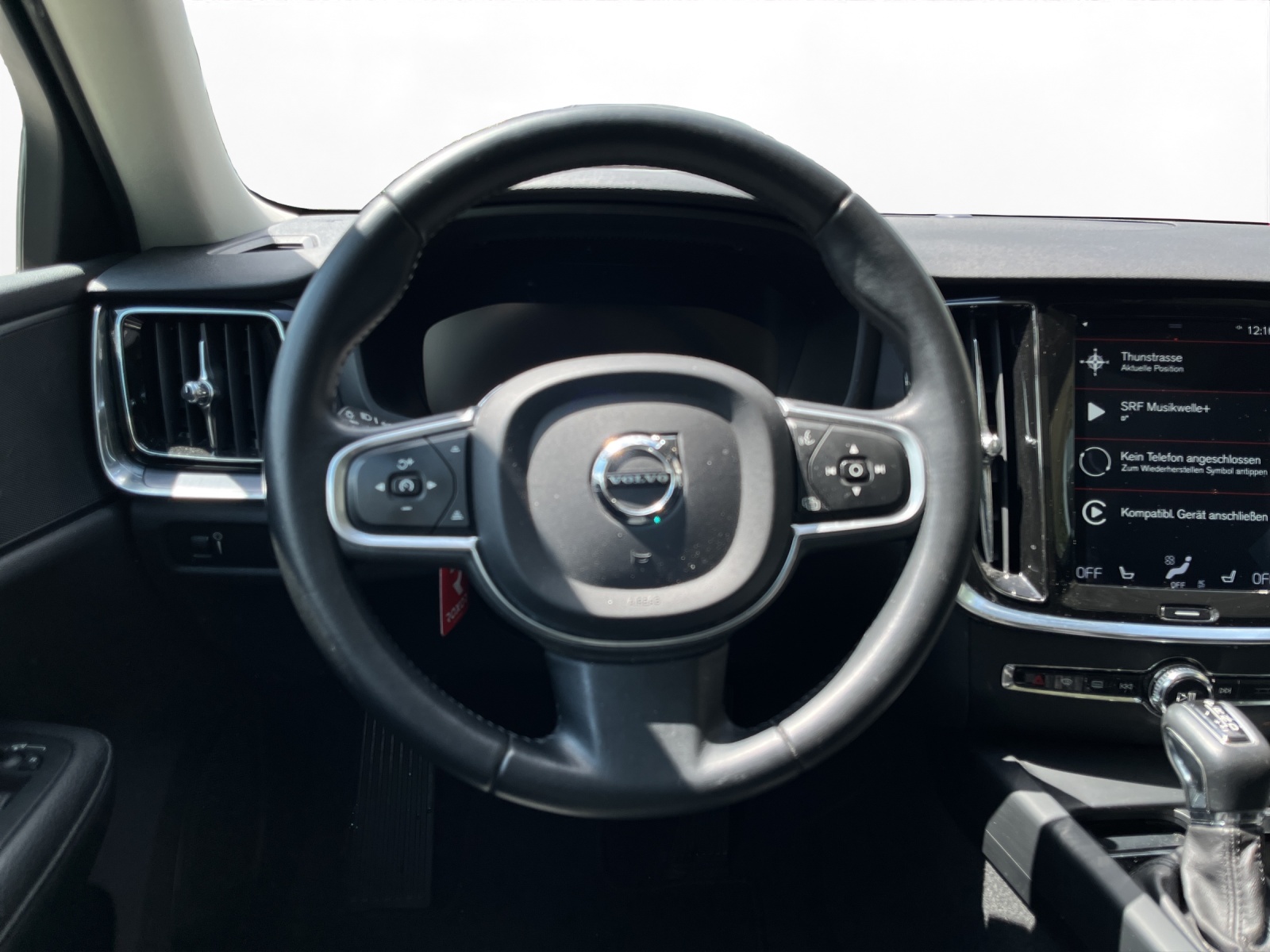 VOLVO V60 D4 Momentum Geartronic-image-10