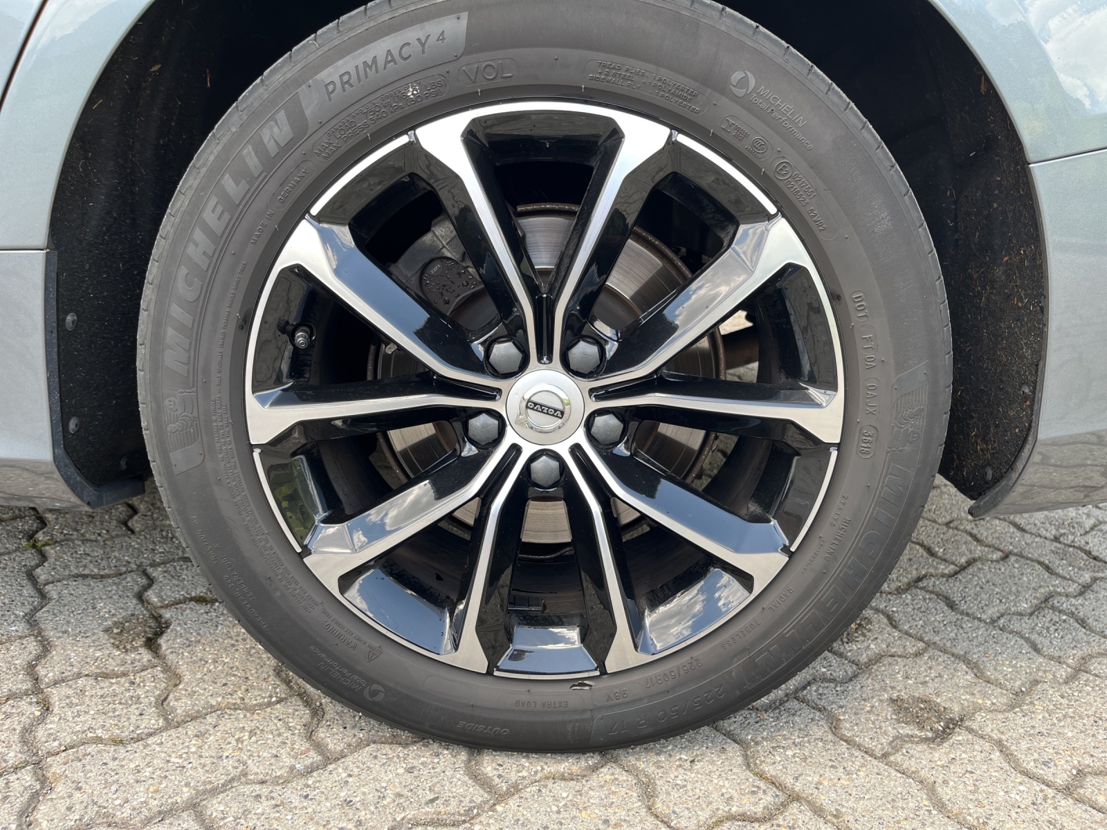 VOLVO V60 D4 Momentum Geartronic-image-15