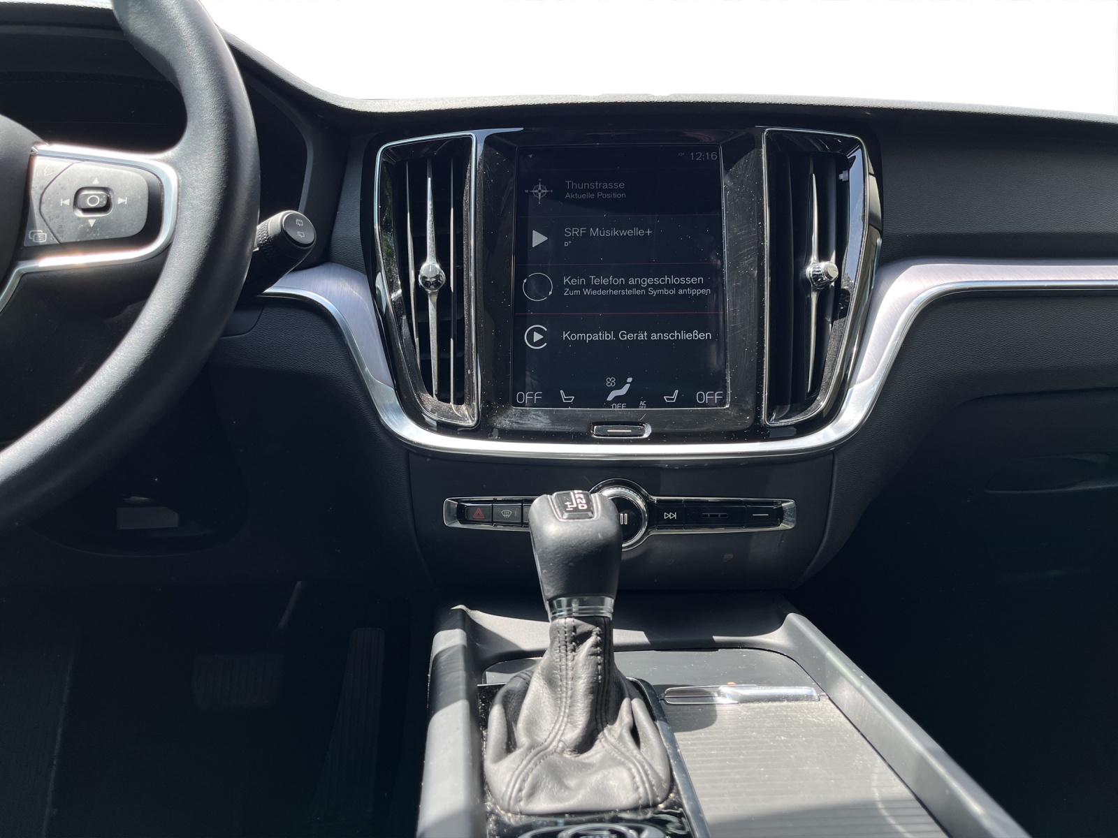 VOLVO V60 D4 Momentum Geartronic-image-11