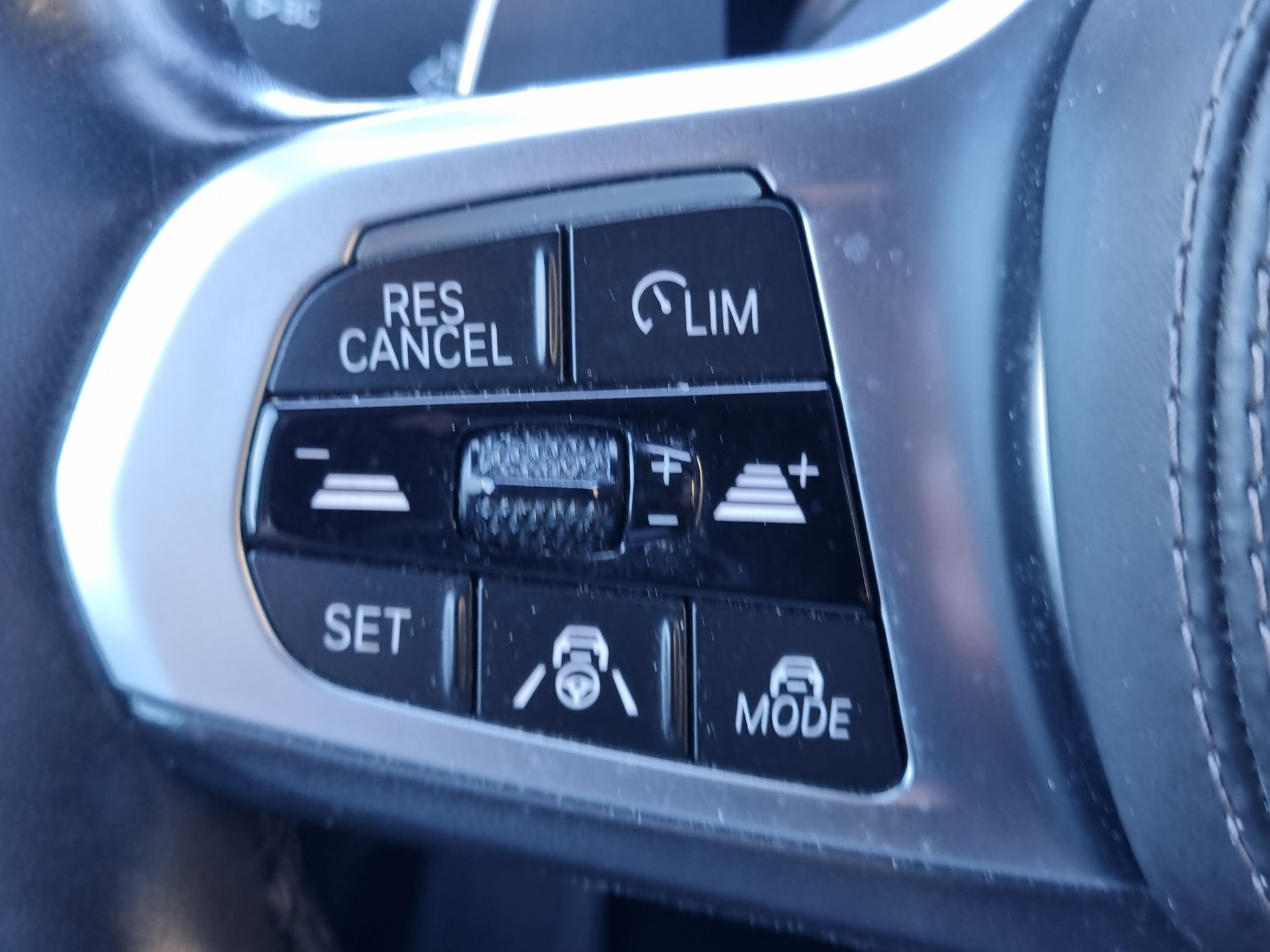 BMW X5 xDrive 40i xLine Steptronic-image-25